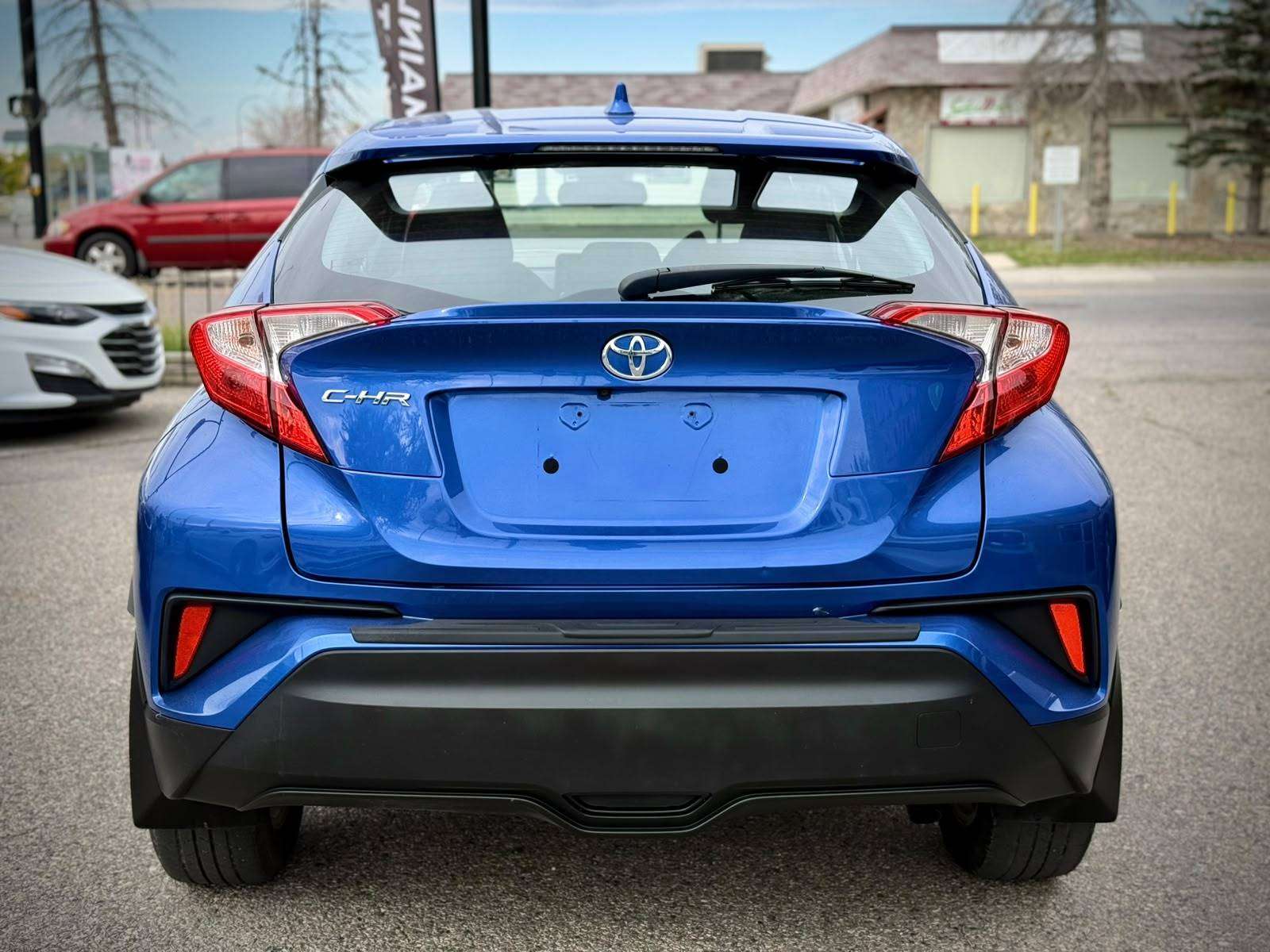 2019 Toyota C-HR — view 5