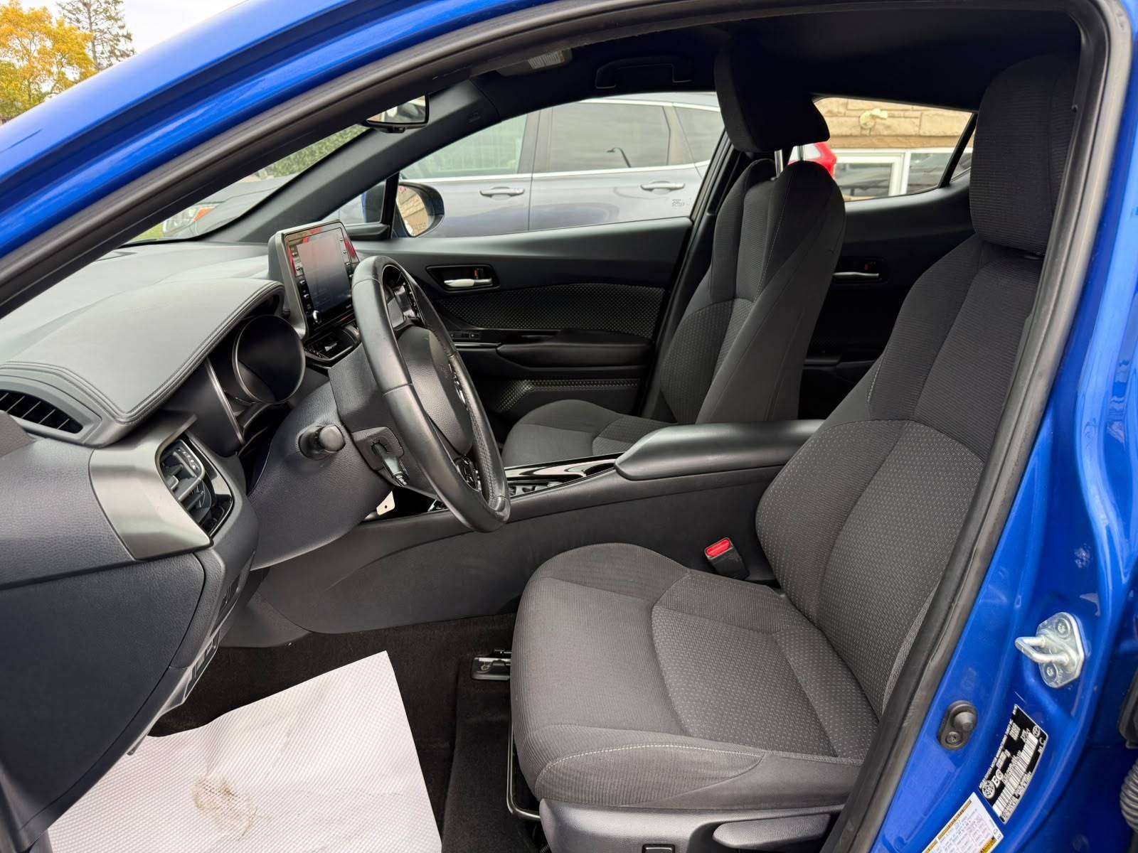 2019 Toyota C-HR — view 7