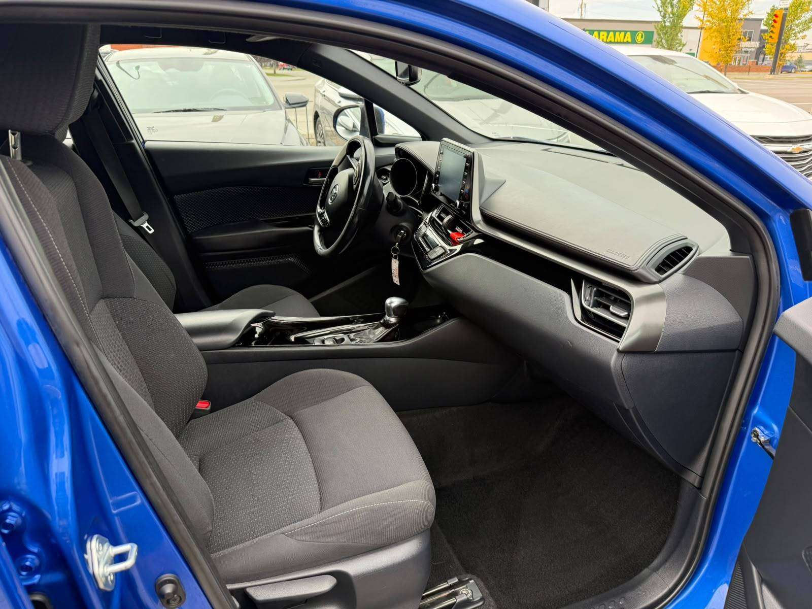 2019 Toyota C-HR — view 10