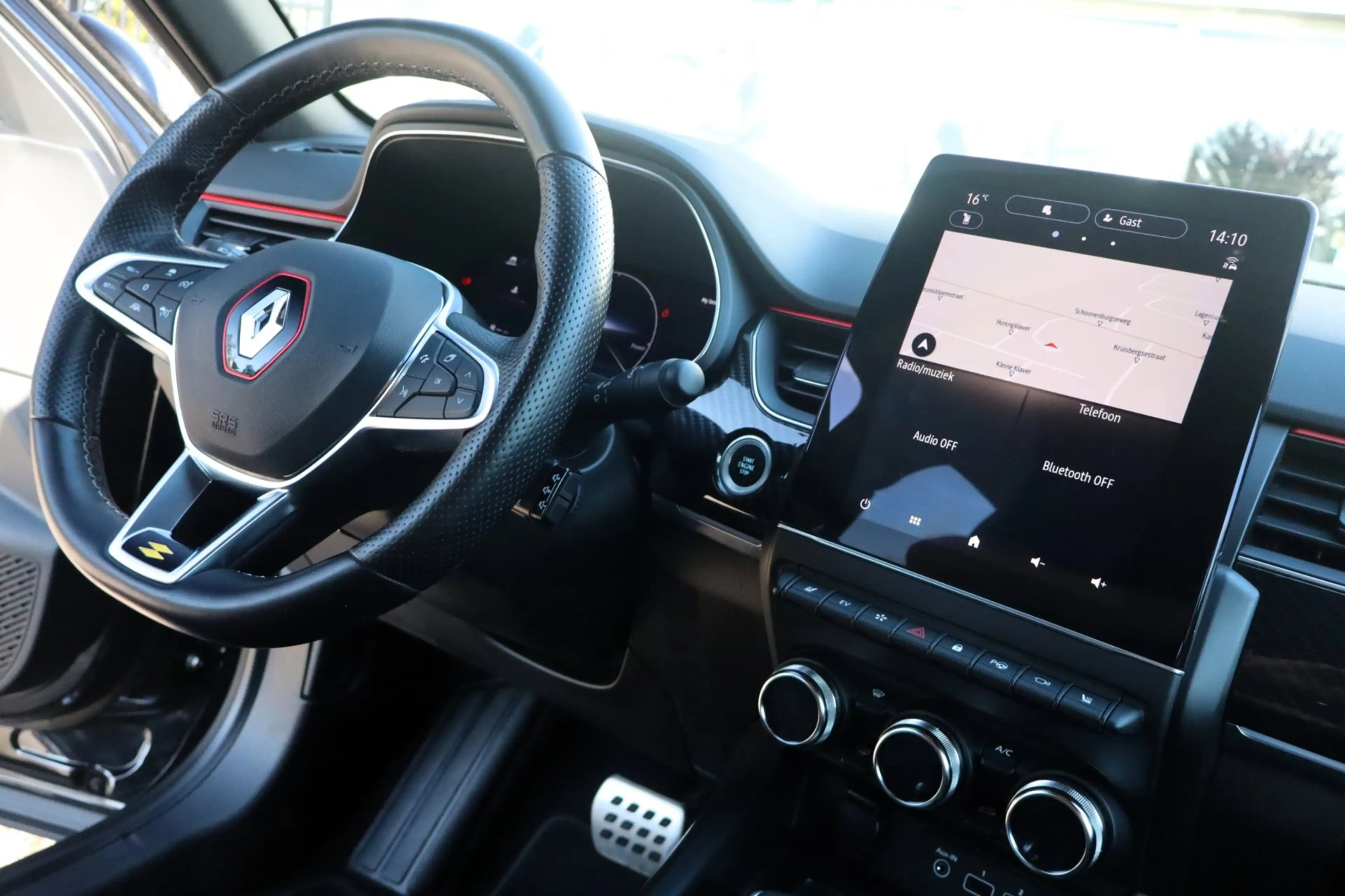 Renault Arkana 1.6 E-Tech Hybrid 145 R.S. Line — photo 16