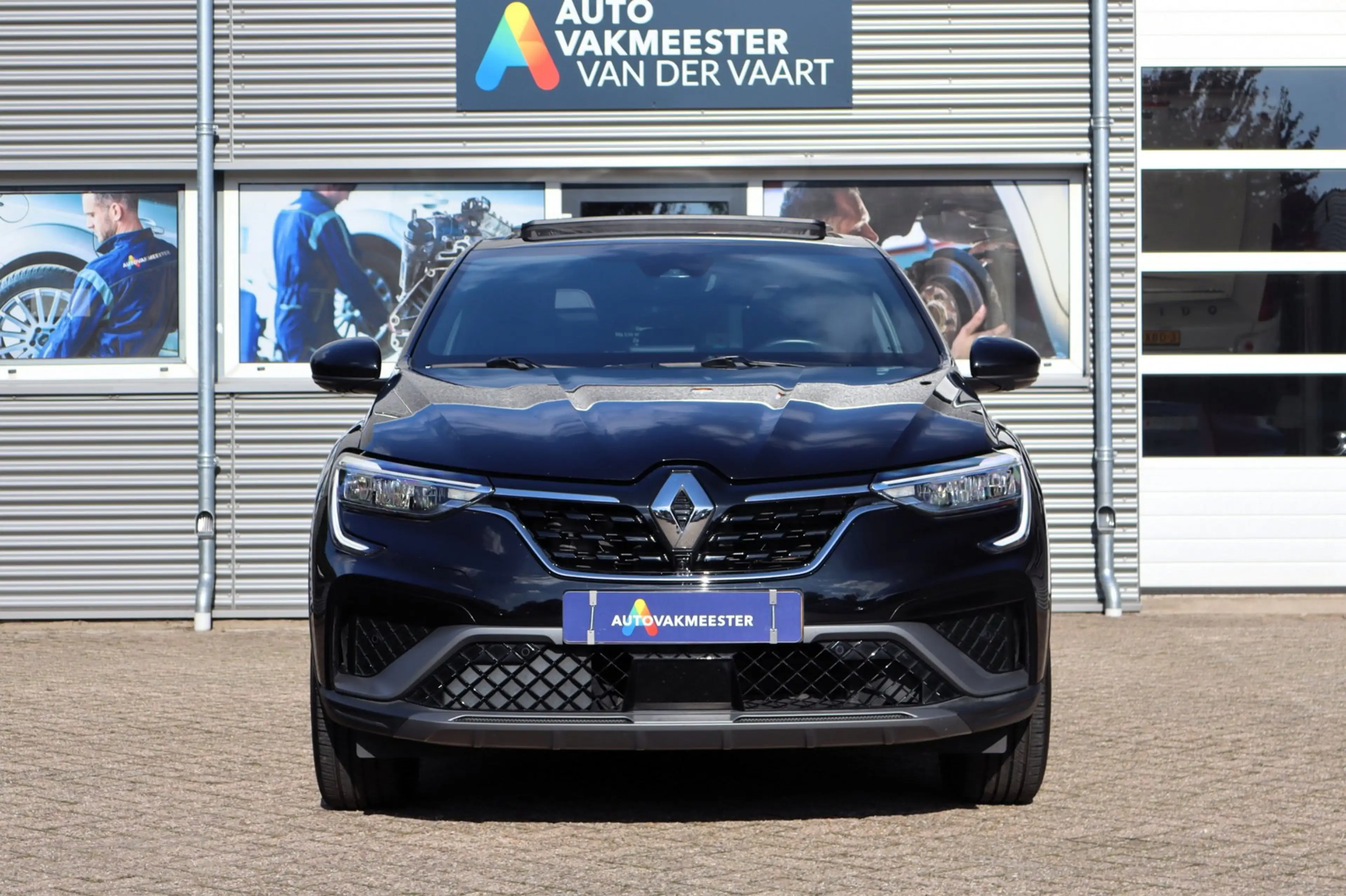 Renault Arkana 1.6 E-Tech Hybrid 145 R.S. Line — photo 2