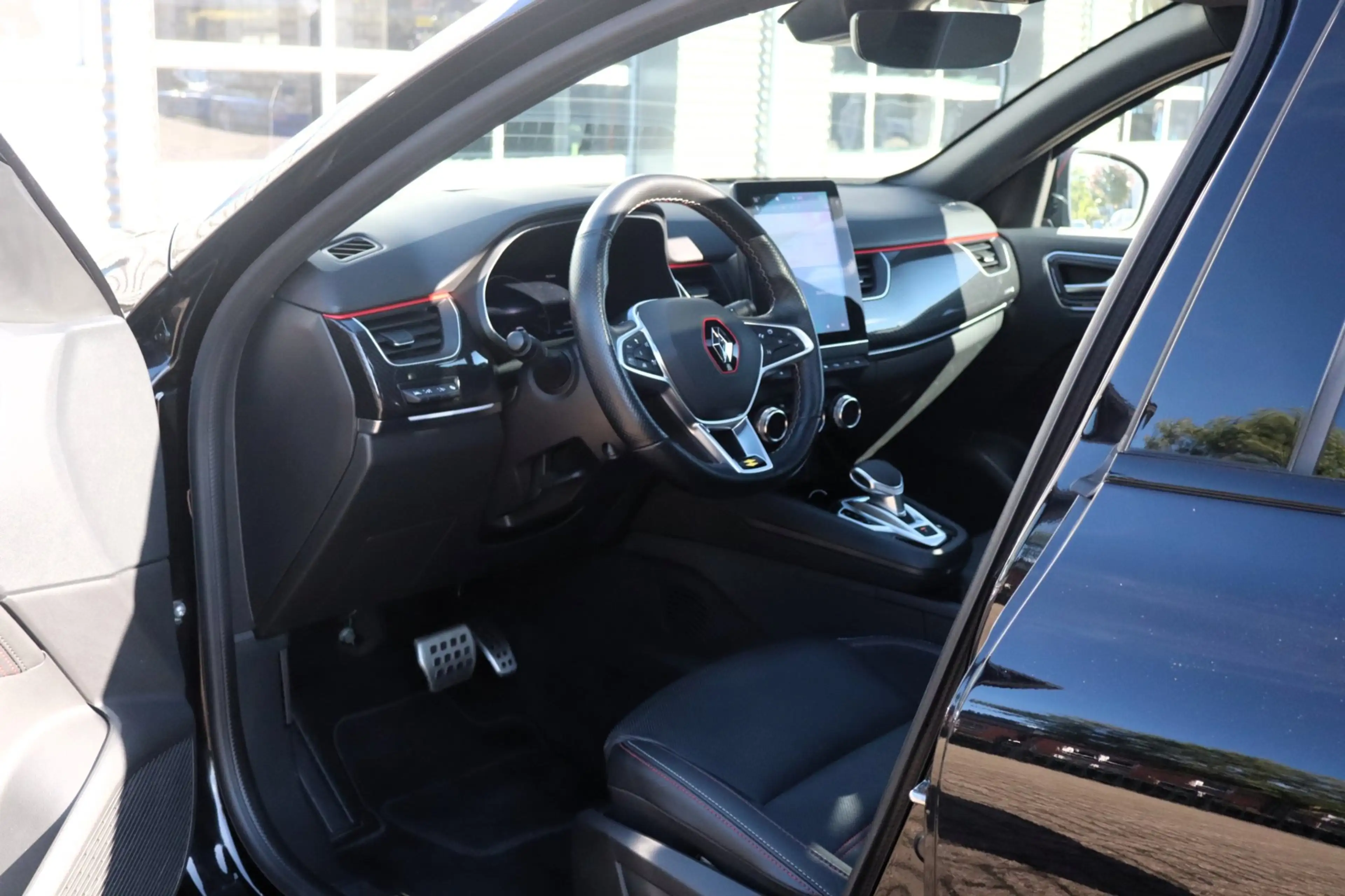 Renault Arkana 1.6 E-Tech Hybrid 145 R.S. Line — photo 13