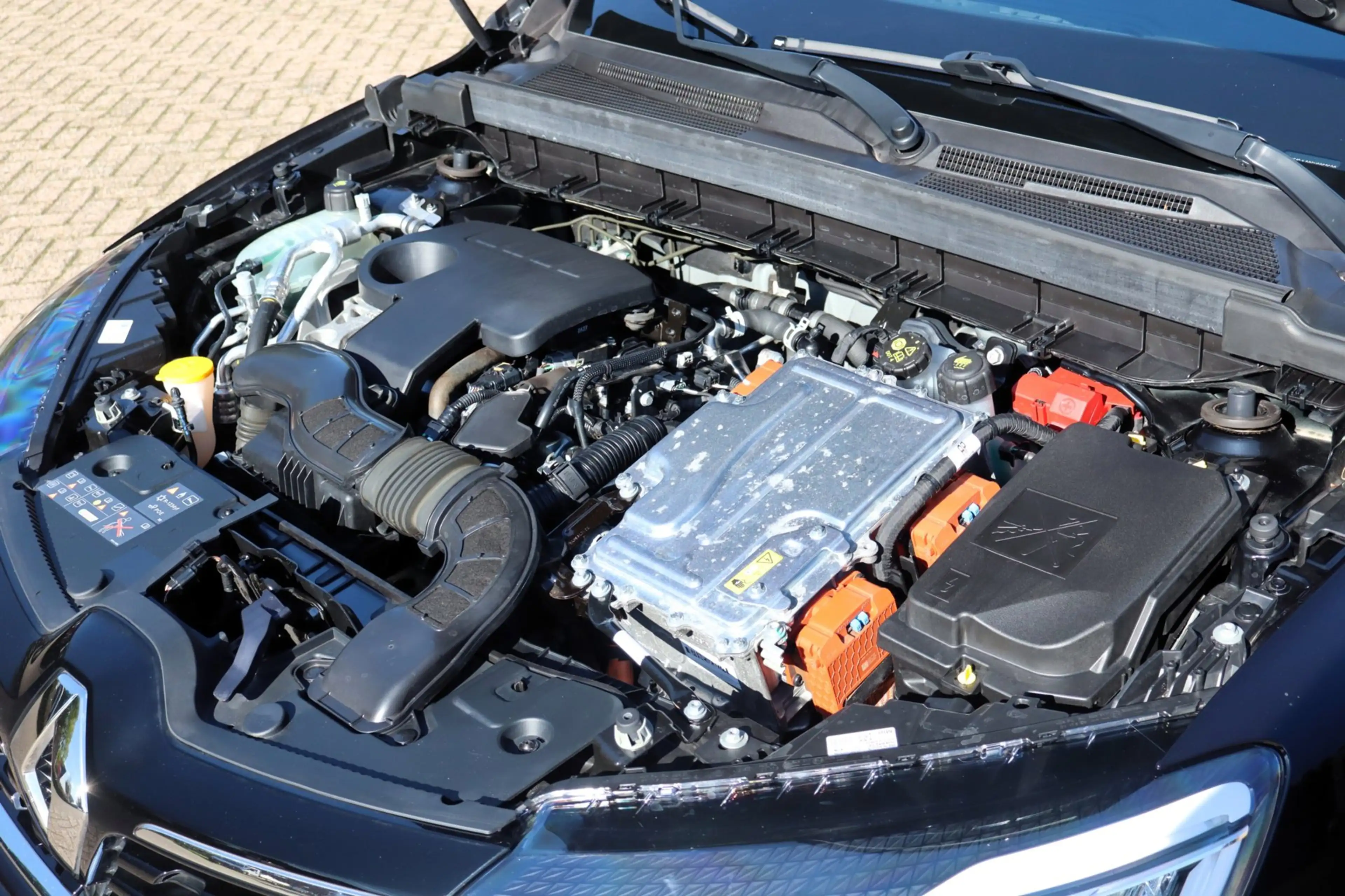 Renault Arkana 1.6 E-Tech Hybrid 145 R.S. Line — photo 8