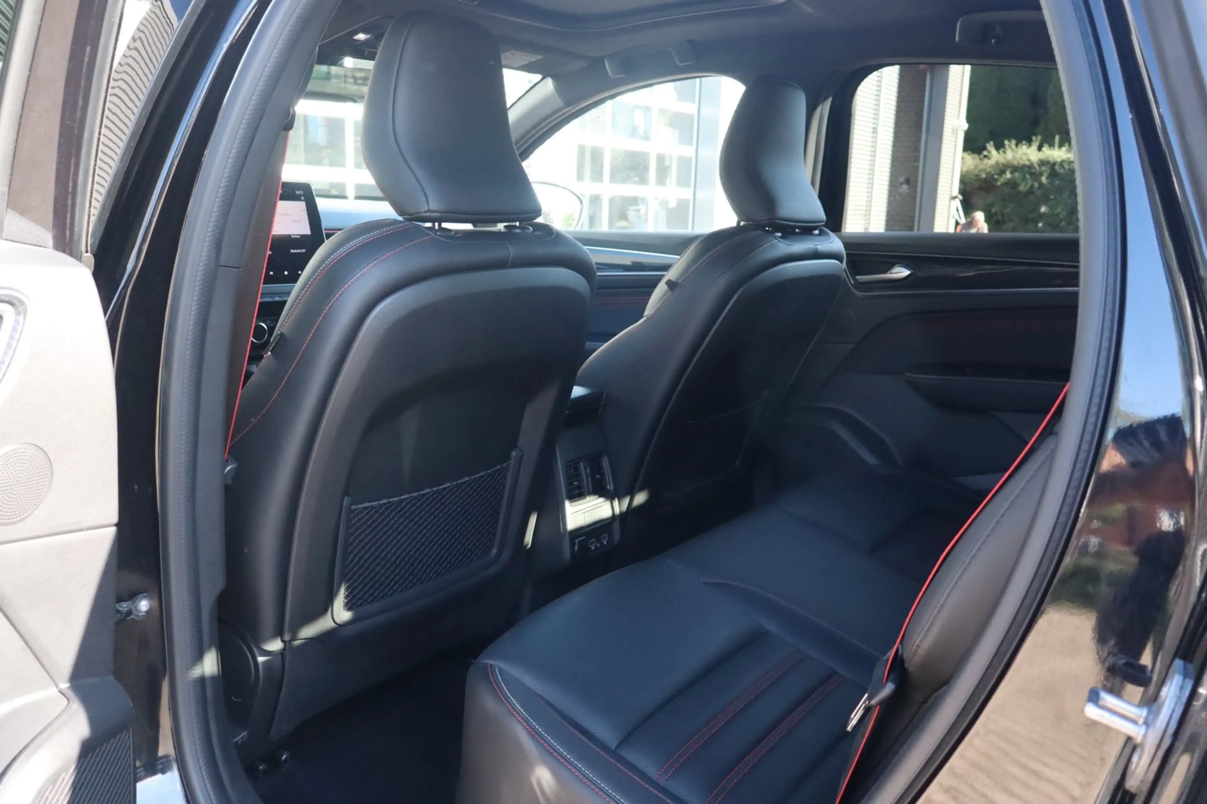 Renault Arkana 1.6 E-Tech Hybrid 145 R.S. Line — photo 19