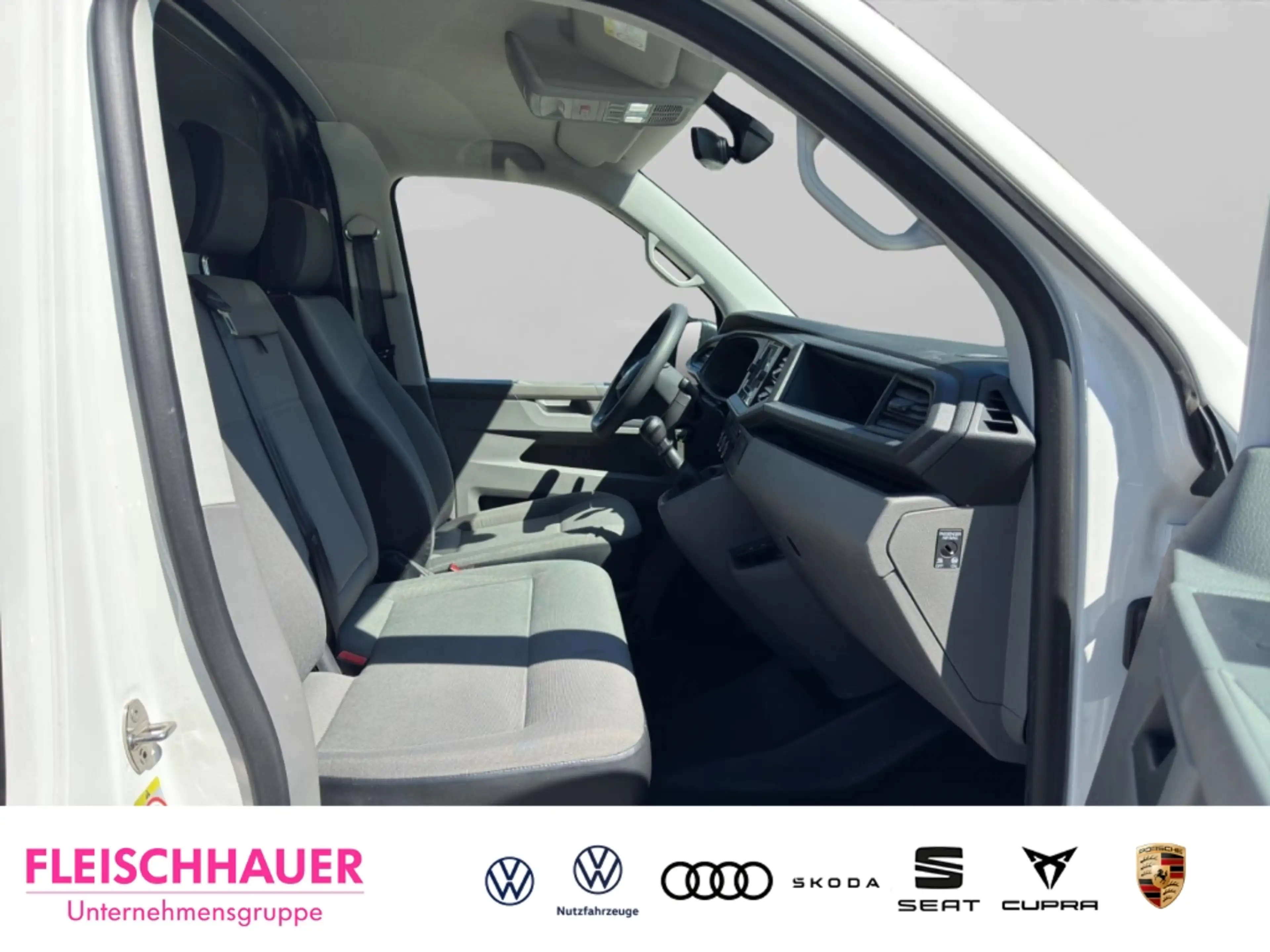 Volkswagen Transporter Kasten FWD 2.0 TDI RFK+AHK+DAB+KONFORT-PLUS — photo 14