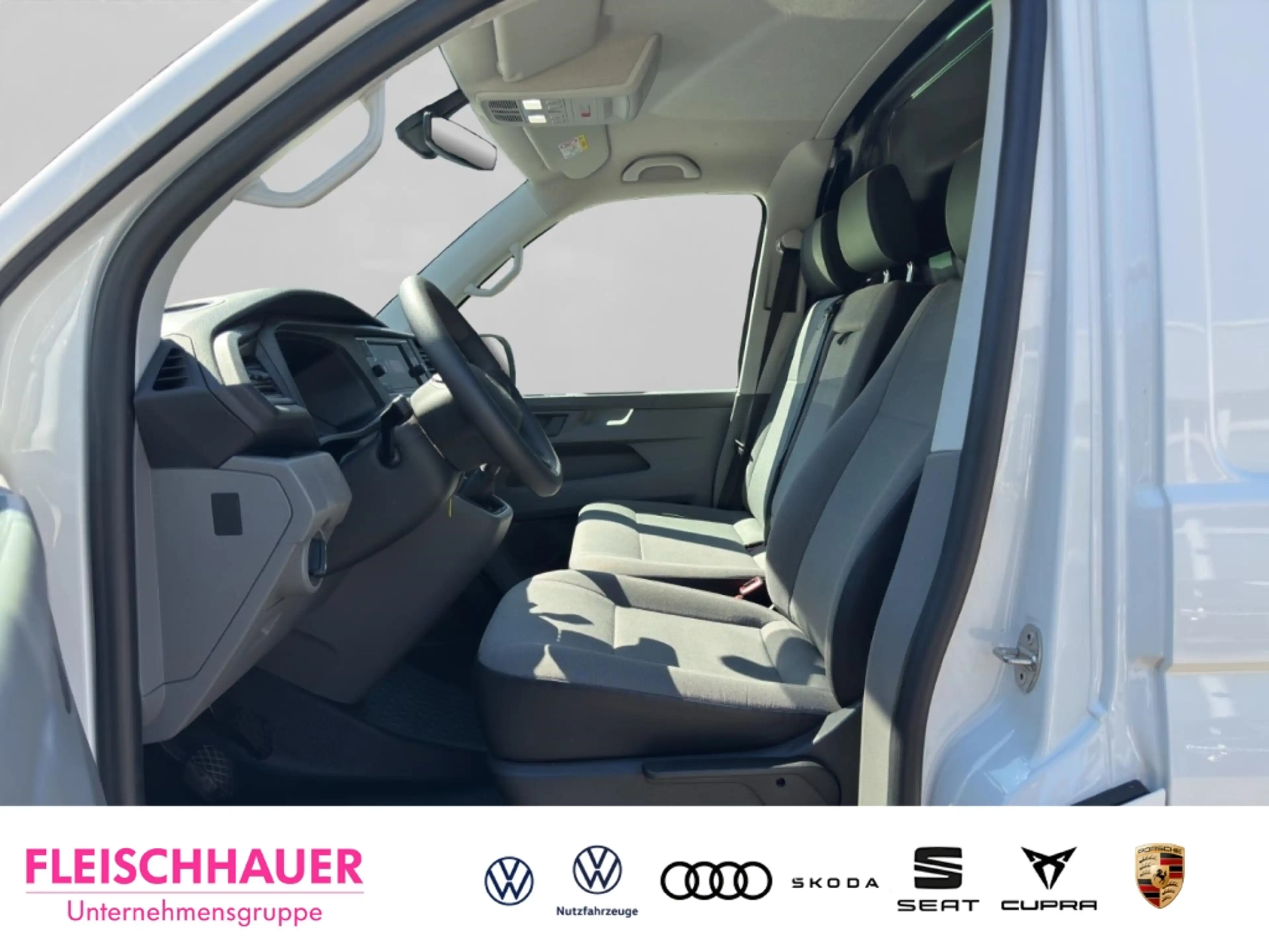 Volkswagen Transporter Kasten FWD 2.0 TDI RFK+AHK+DAB+KONFORT-PLUS — photo 9