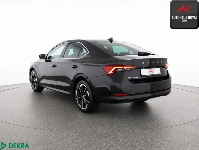 Skoda Octavia view 3