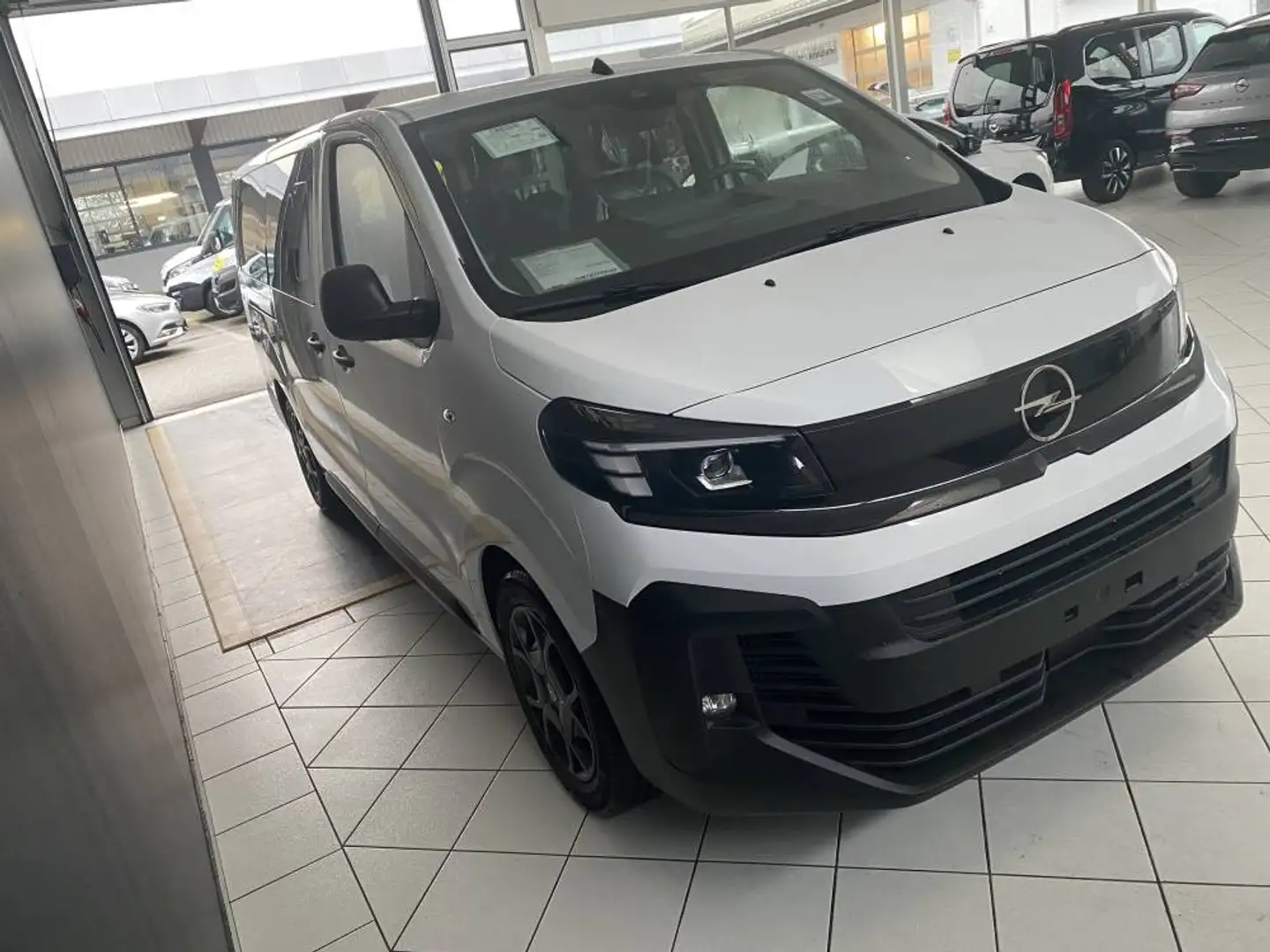 Opel Vivaro VIVARO Kombi 2,0 177PS 8G Automatik 9 Sitze Weiß - 2