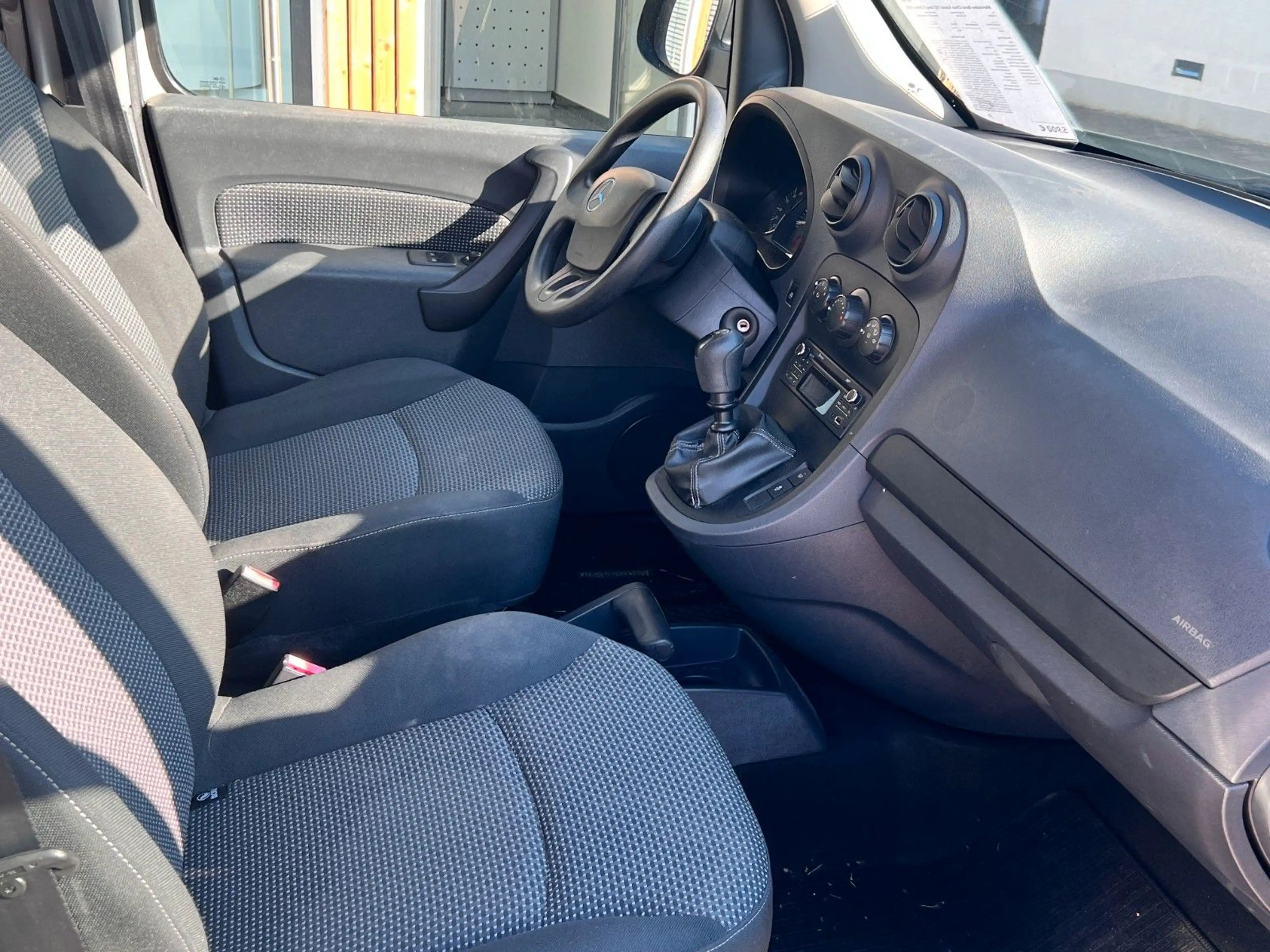 Mercedes-Benz Citan Kombi 112 lang 5 Sitzer AHK — photo 6