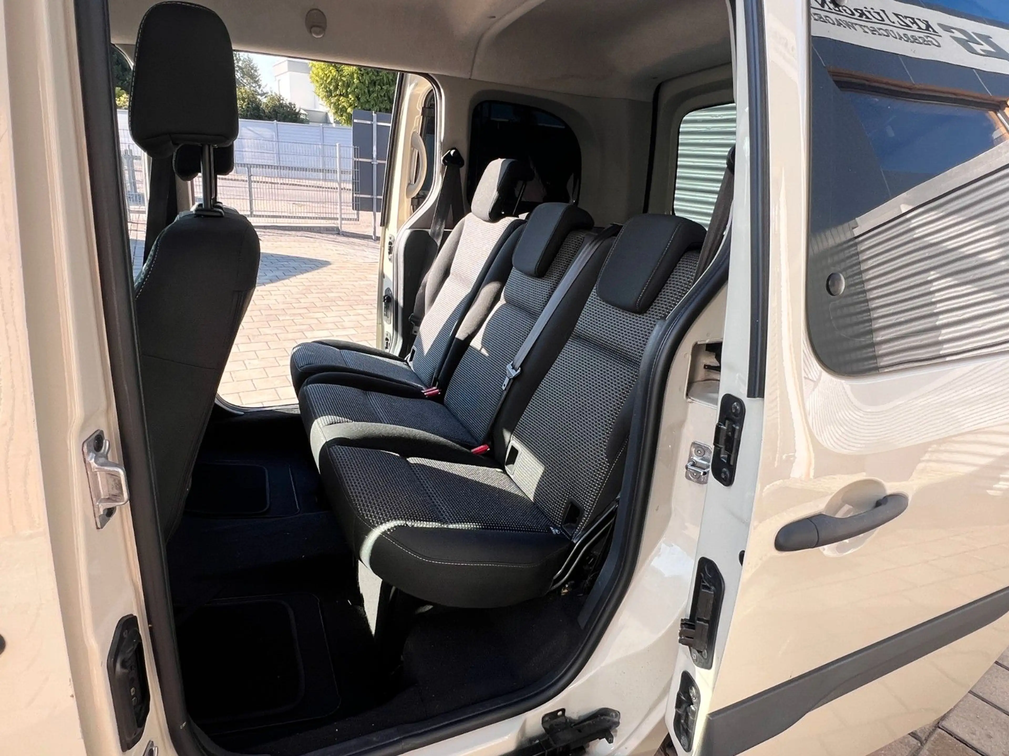 Mercedes-Benz Citan Kombi 112 lang 5 Sitzer AHK — photo 11