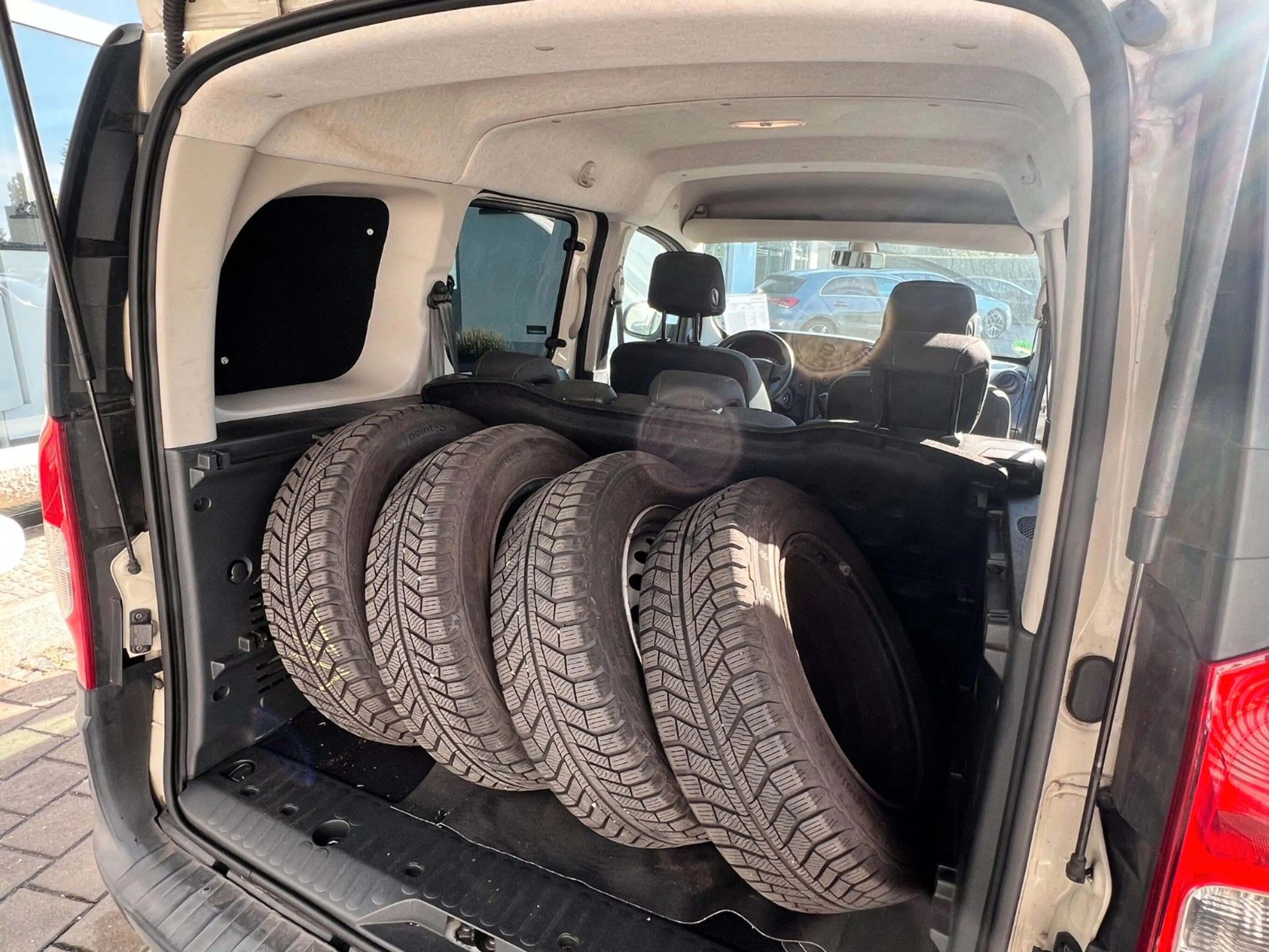 Mercedes-Benz Citan Kombi 112 lang 5 Sitzer AHK — photo 9