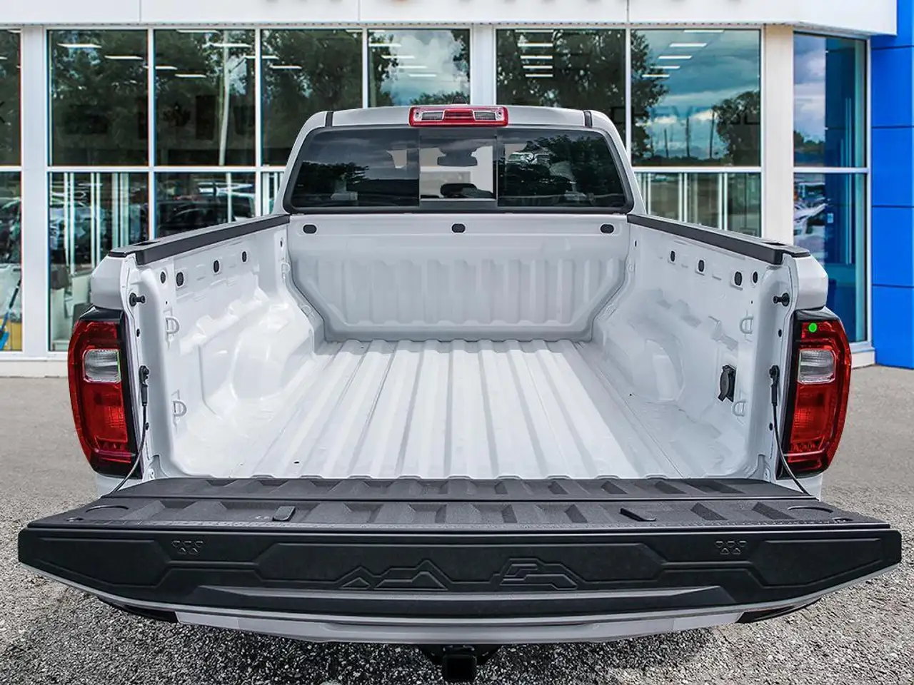 GMC Canyon снимка GMC Canyon