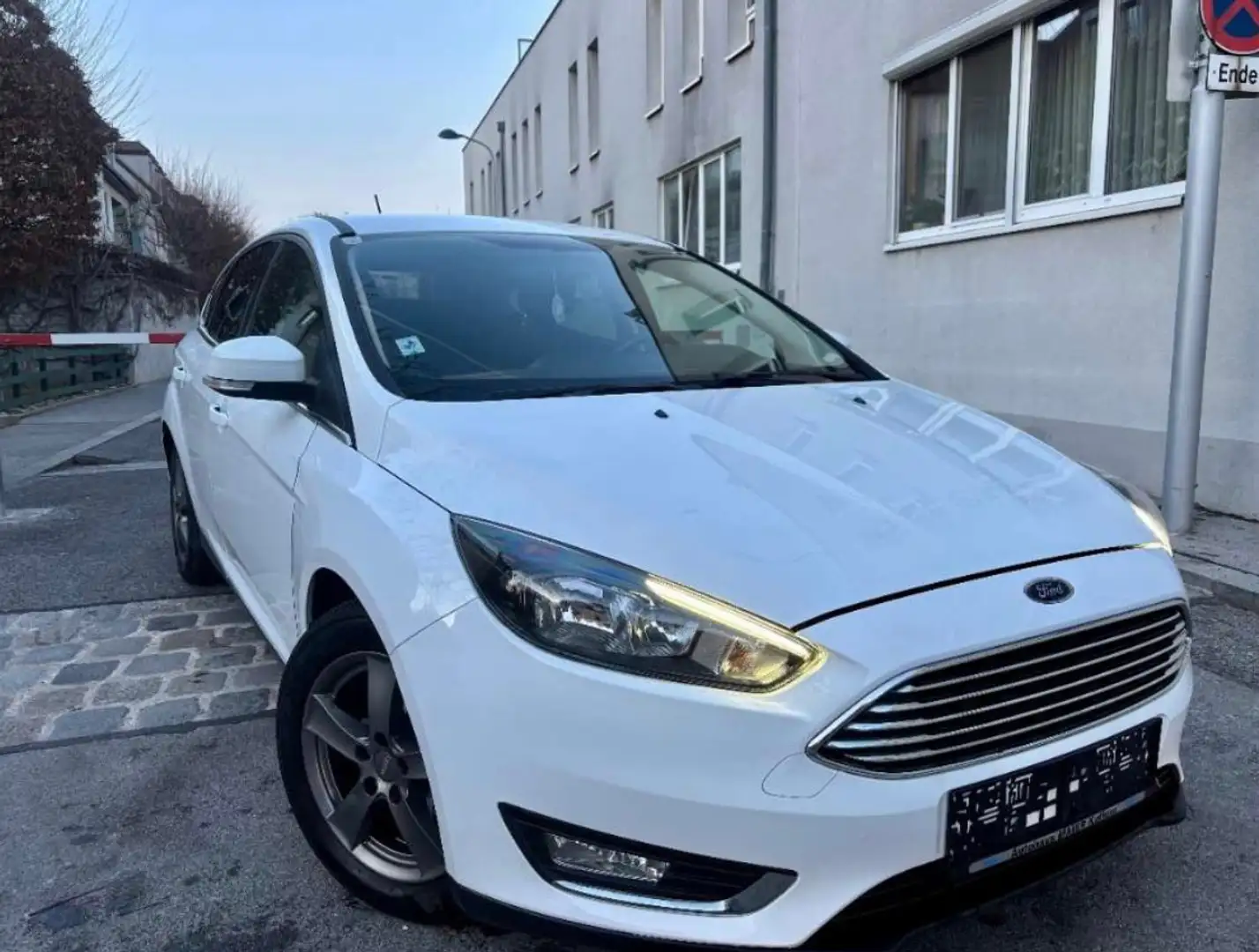 Ford Focus Focus Traveller 1,0 EcoBoost Titanium Aut. Titanium Weiß - 1