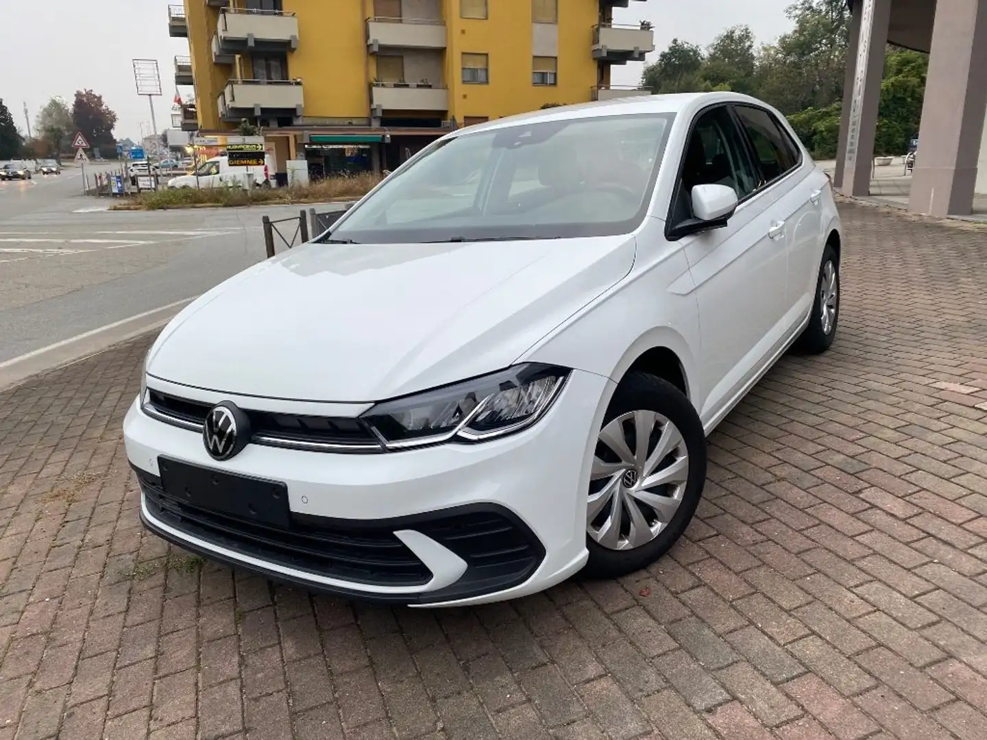 Volkswagen Polo 1.0 Life Bianco - 1