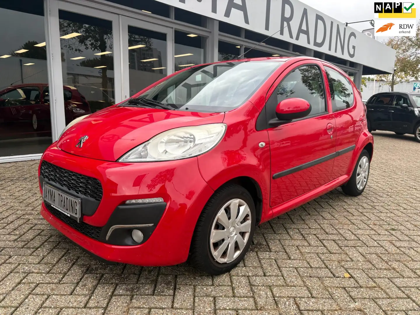 Peugeot 107 1.0 Active Rood - 1