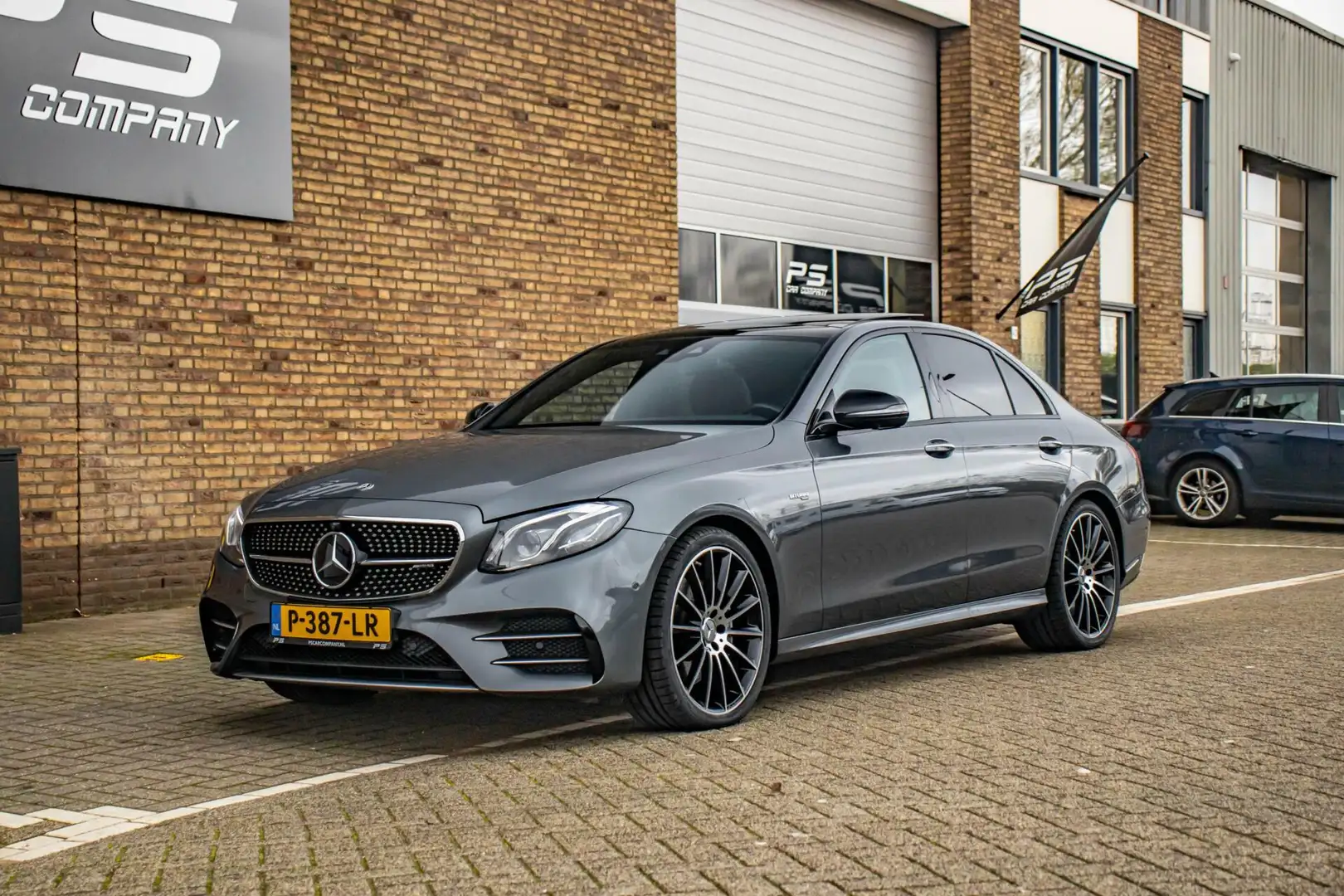 Mercedes-Benz E 43 AMG 4Matic Premium Plus, Sfeer, Pano Grijs - 2