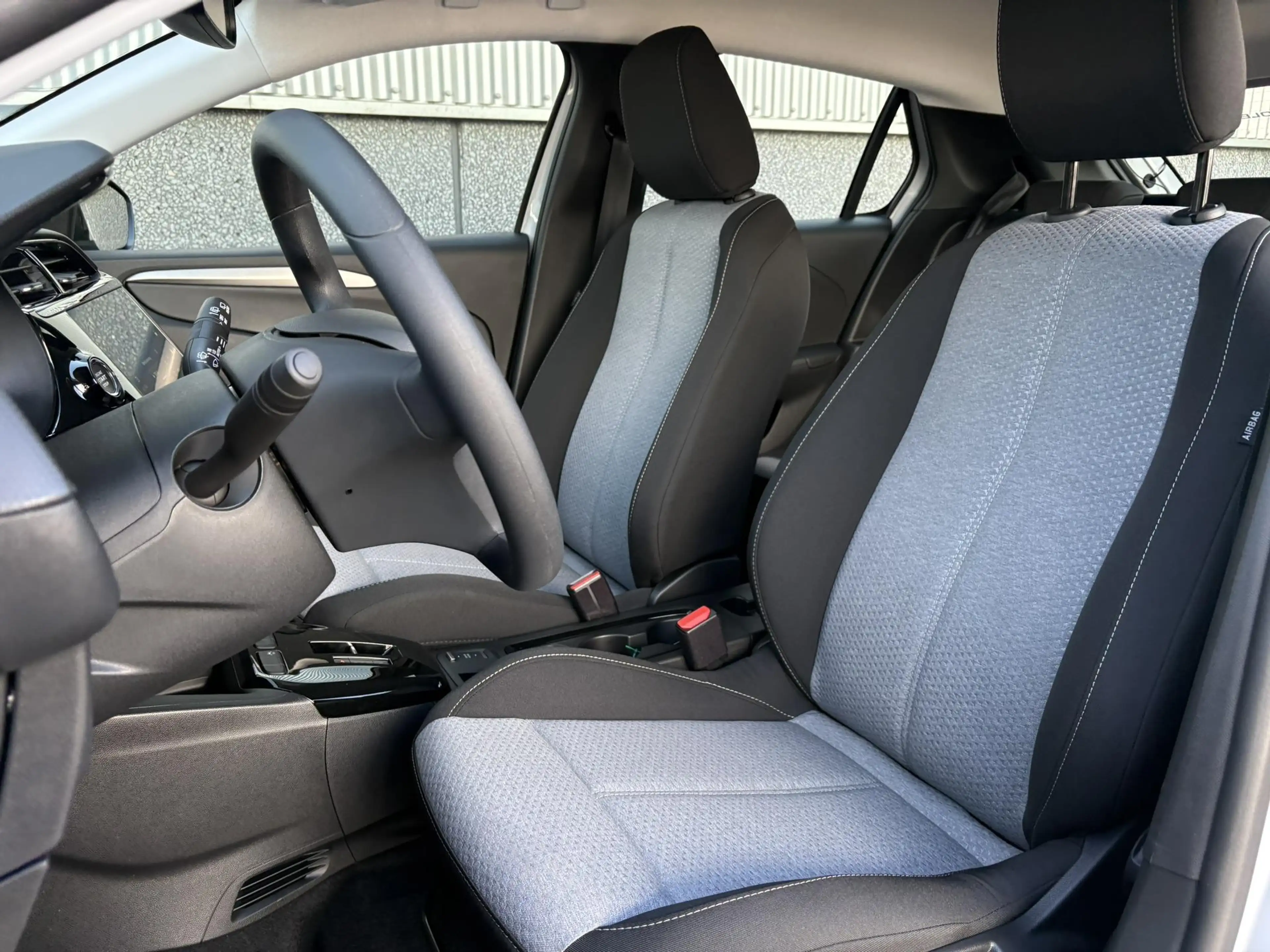Opel Corsa-e Electric Long Range Business Edition 51 kWh — photo 10
