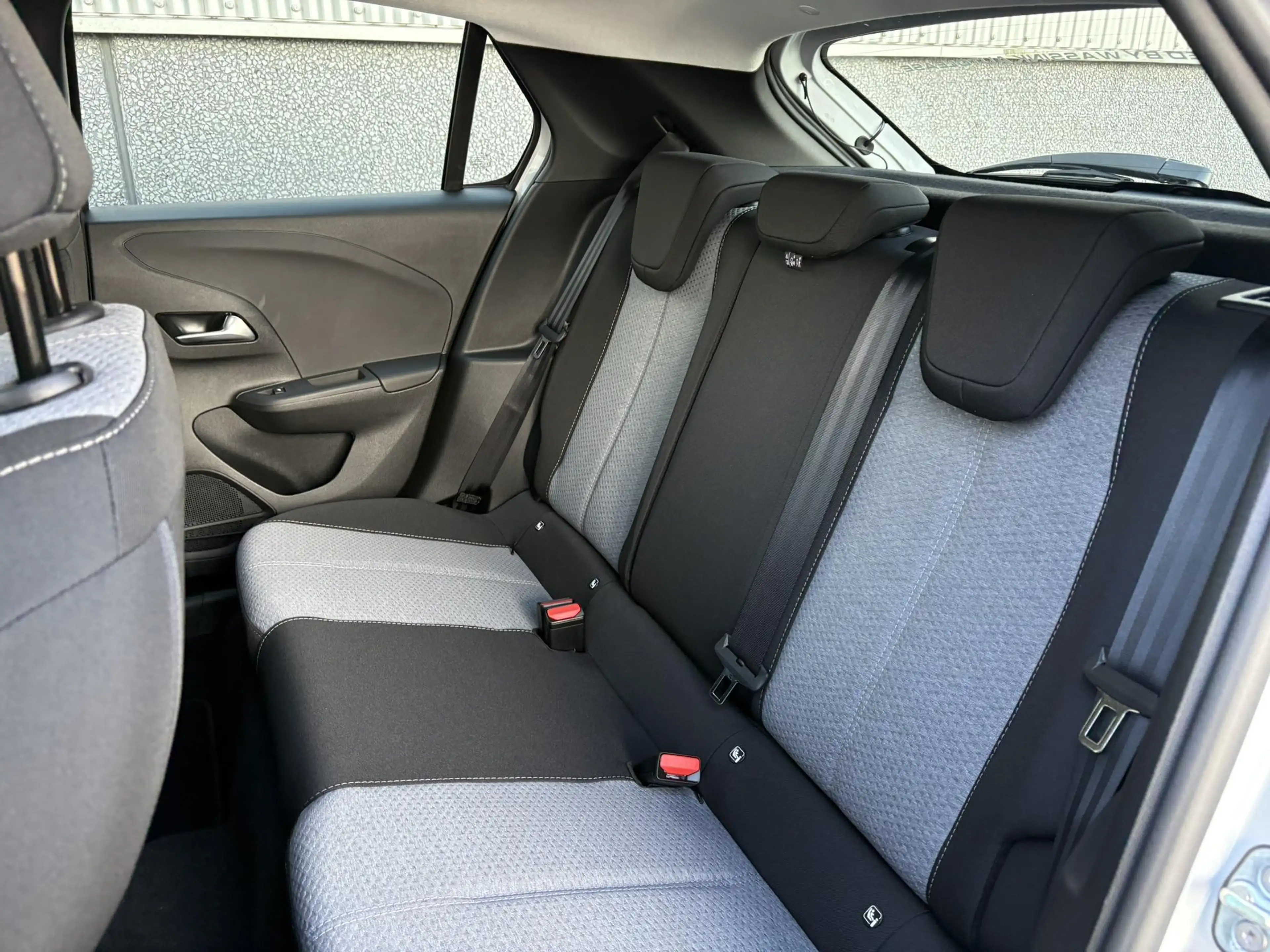 Opel Corsa-e Electric Long Range Business Edition 51 kWh — photo 11