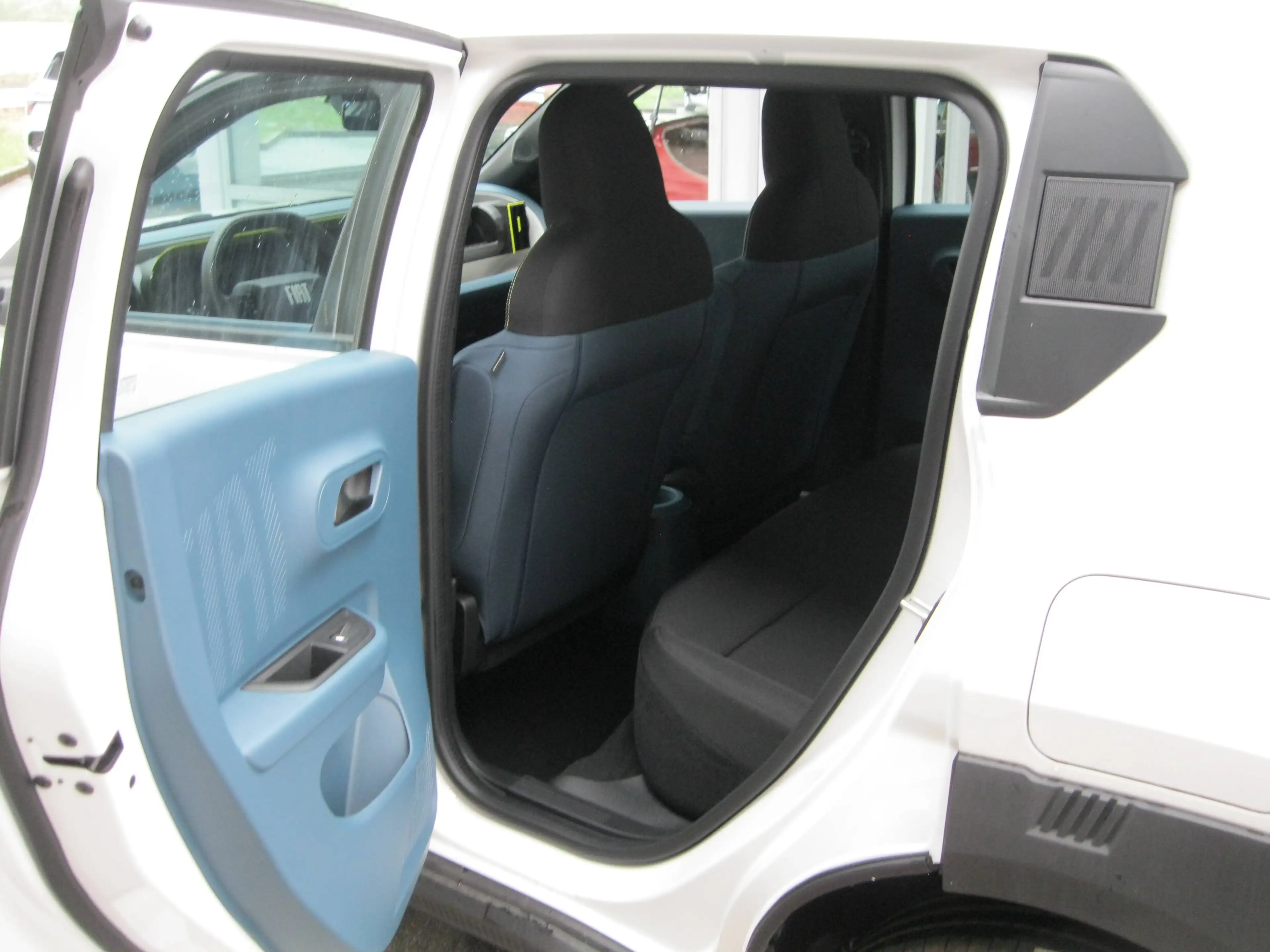 Fiat Grande Panda ICON Automatik 1.2 Hybrid 81 kW KLIMA-ZV-PDC-CARPLAY-ADNROID- — photo 6