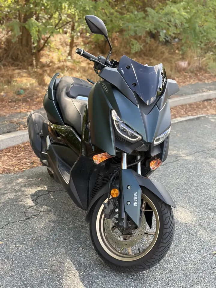 Yamaha X-Max 125