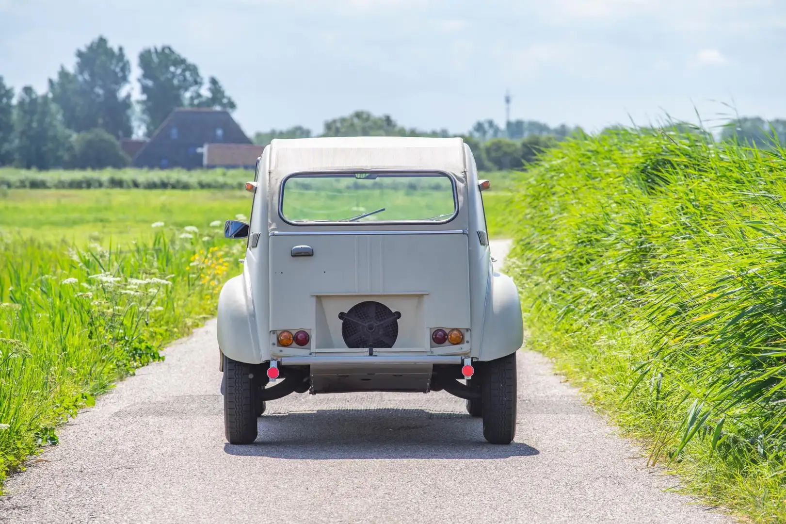 Citroen 2CV 4x4 Sahara - 2