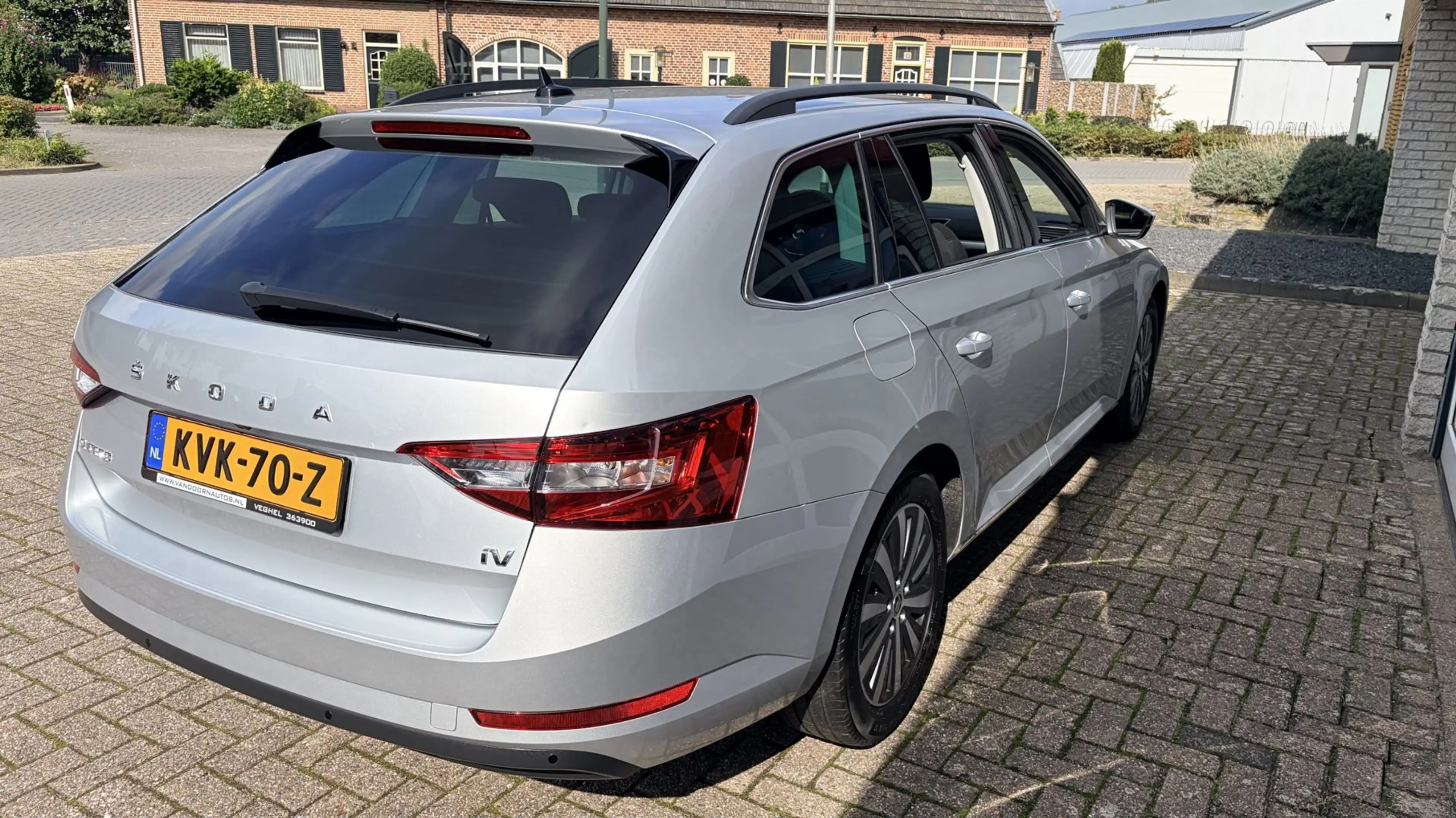 Skoda Superb Combi 1.4 TSI iV Business Edition Plus|apple car p — photo 5