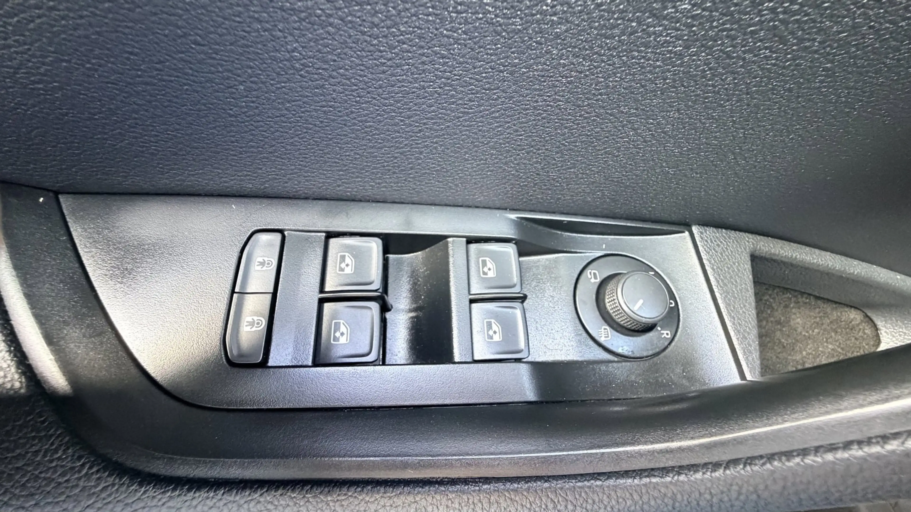 Skoda Superb Combi 1.4 TSI iV Business Edition Plus|apple car p — photo 32