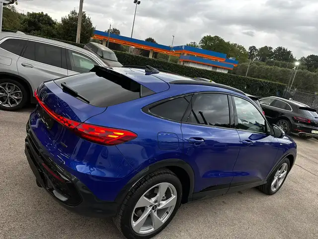 Audi Q5 view 7
