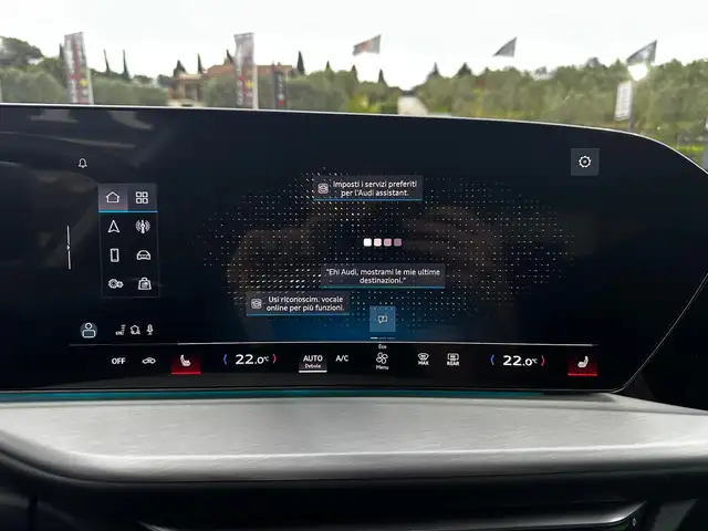 Audi Q5 view 8