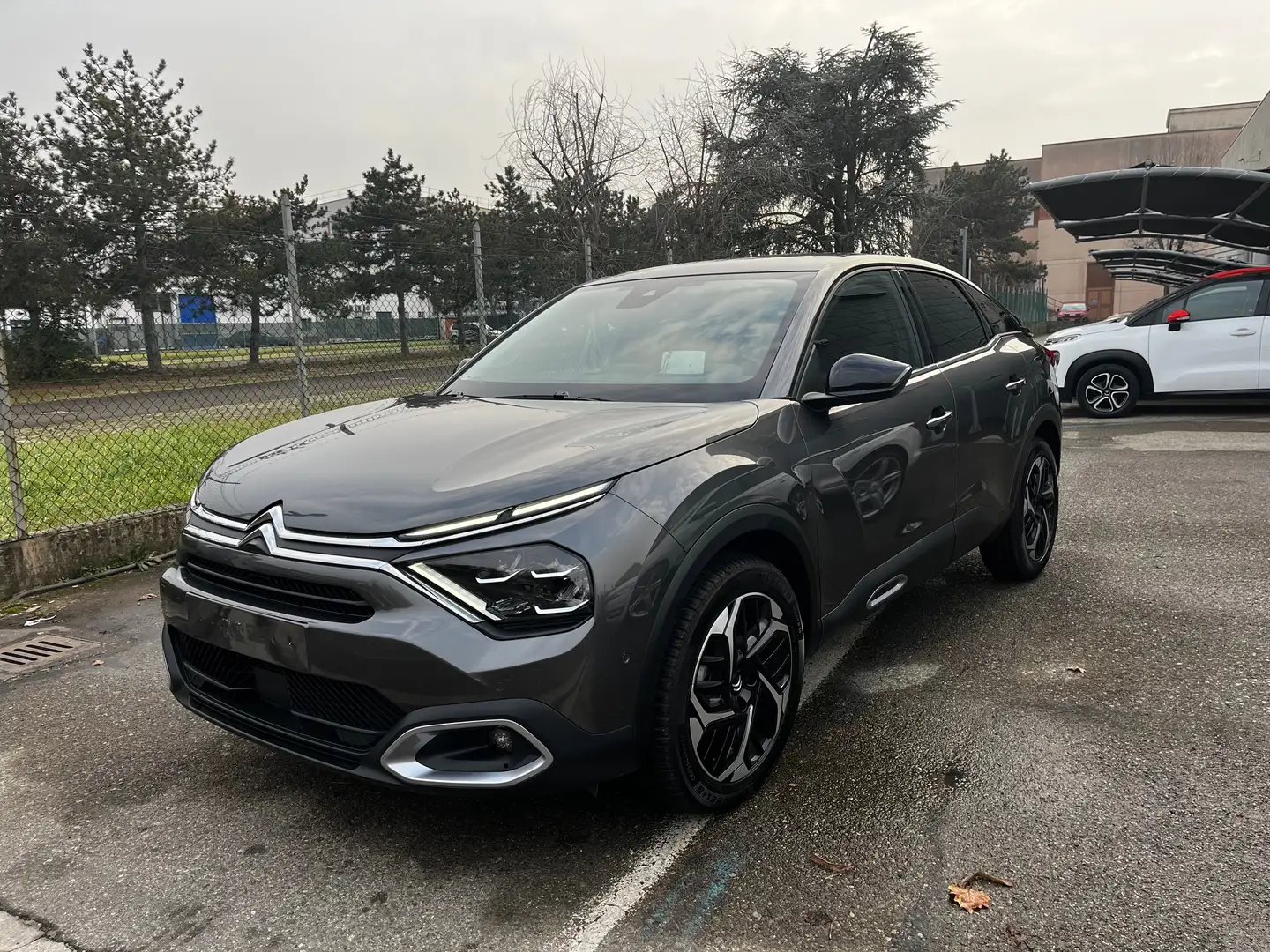 Citroen C4 C4 1.2 puretech Max EAT8 Gris - 2