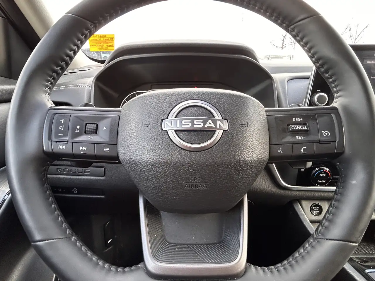 Nissan Rogue снимка Nissan Rogue