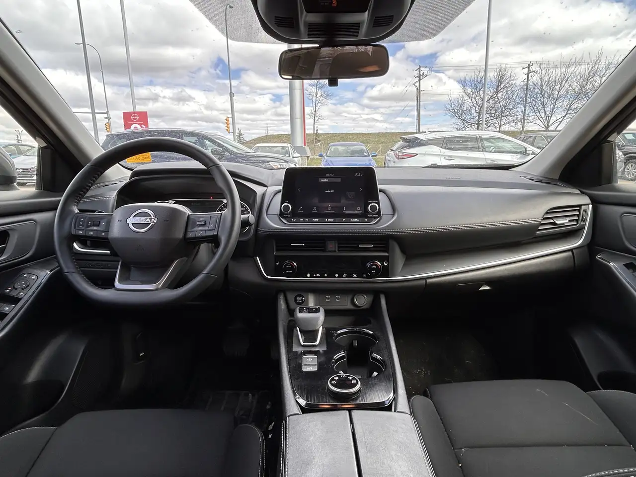 Nissan Rogue снимка Nissan Rogue