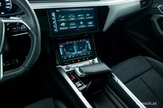 Audi Q8 e-tron 55 SB quattro 2x S-LINE BLACK HEAD-UP PANO MATRIX Ansicht 25