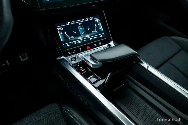 Audi Q8 e-tron 55 SB quattro 2x S-LINE BLACK HEAD-UP PANO MATRIX Ansicht 26
