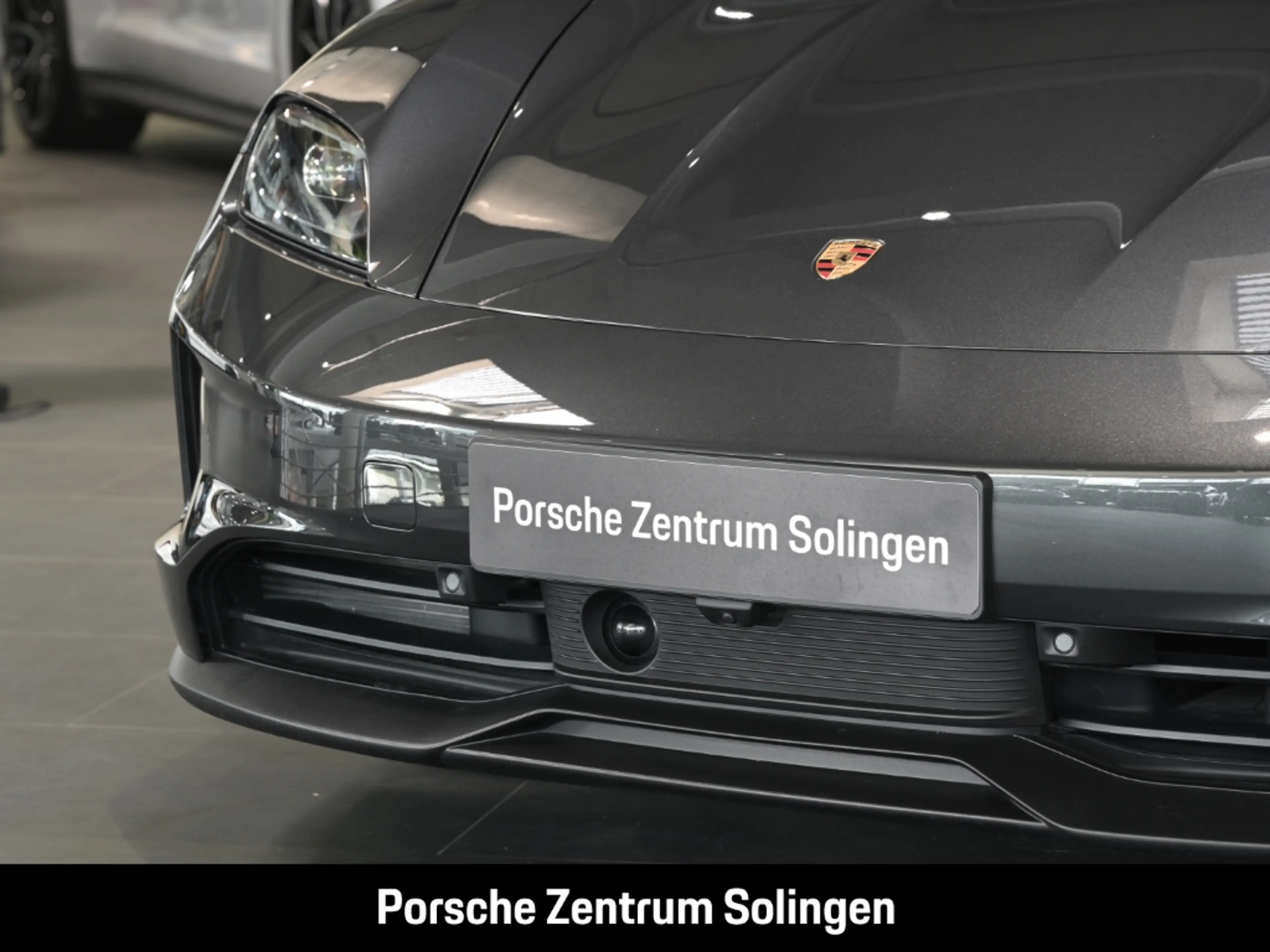 Porsche Taycan 4 Panoramadach Bose Abstand 20'' Räder Surround vi — photo 6