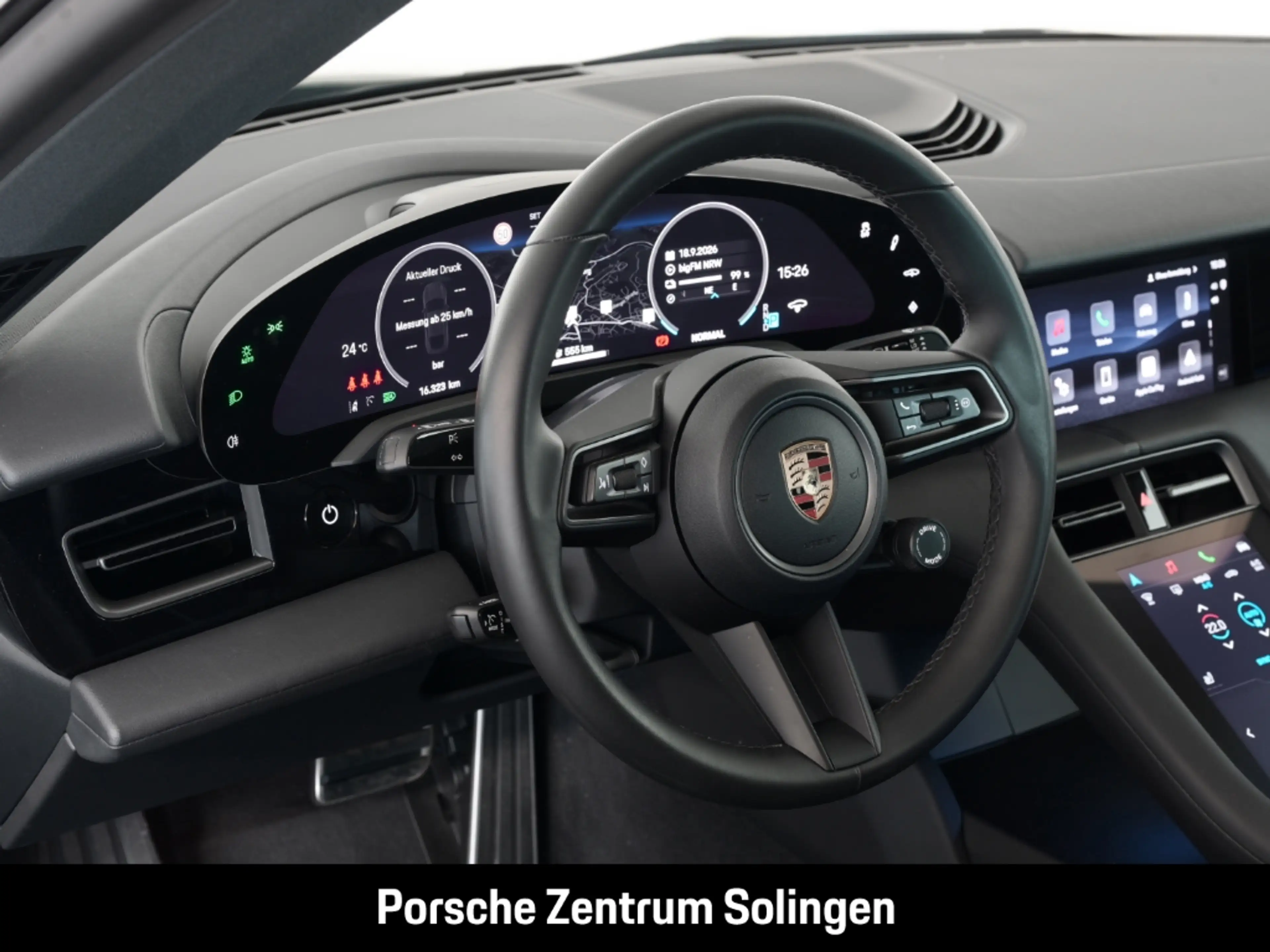 Porsche Taycan 4 Panoramadach Bose Abstand 20'' Räder Surround vi — photo 14