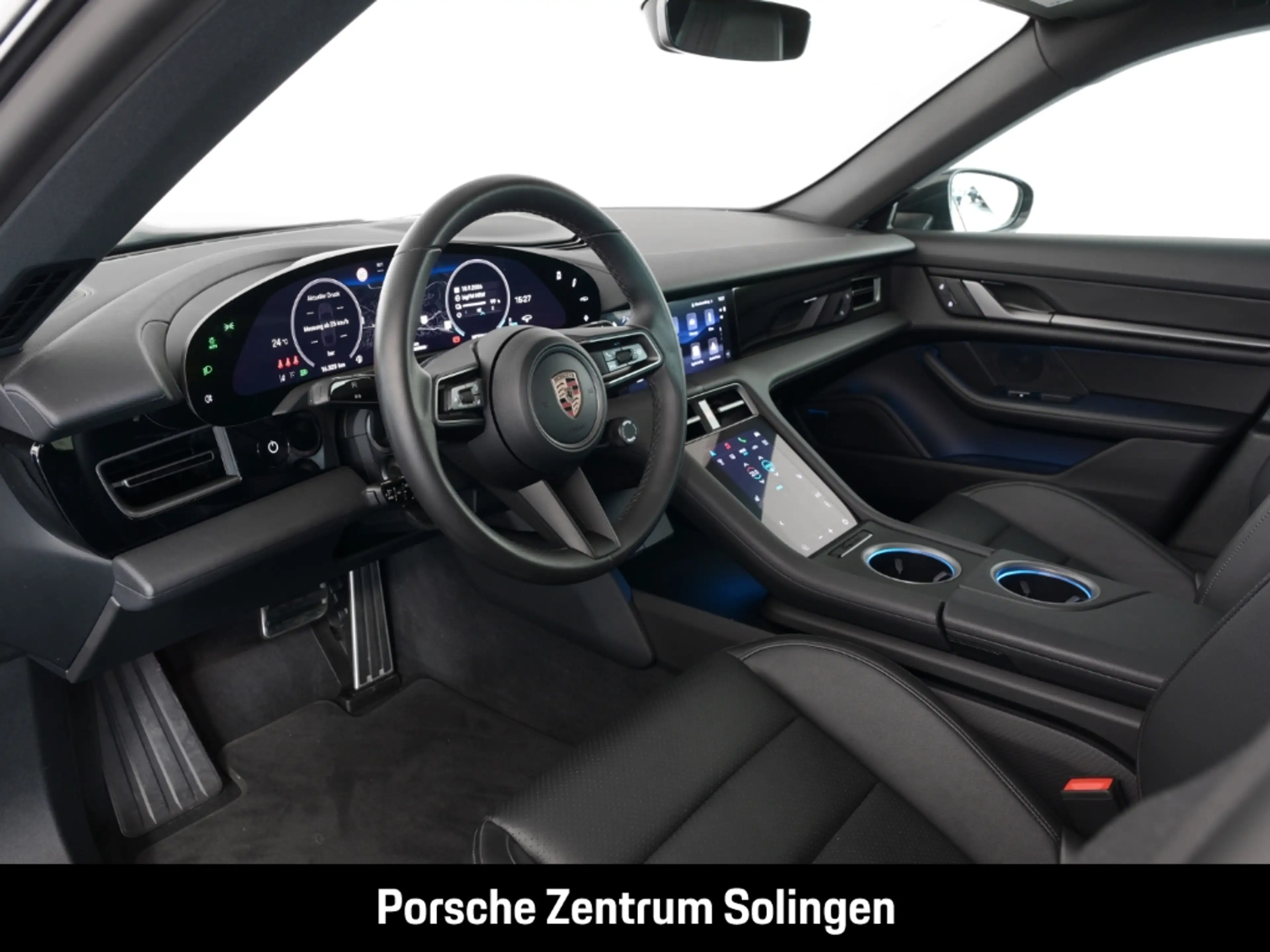 Porsche Taycan 4 Panoramadach Bose Abstand 20'' Räder Surround vi — photo 11