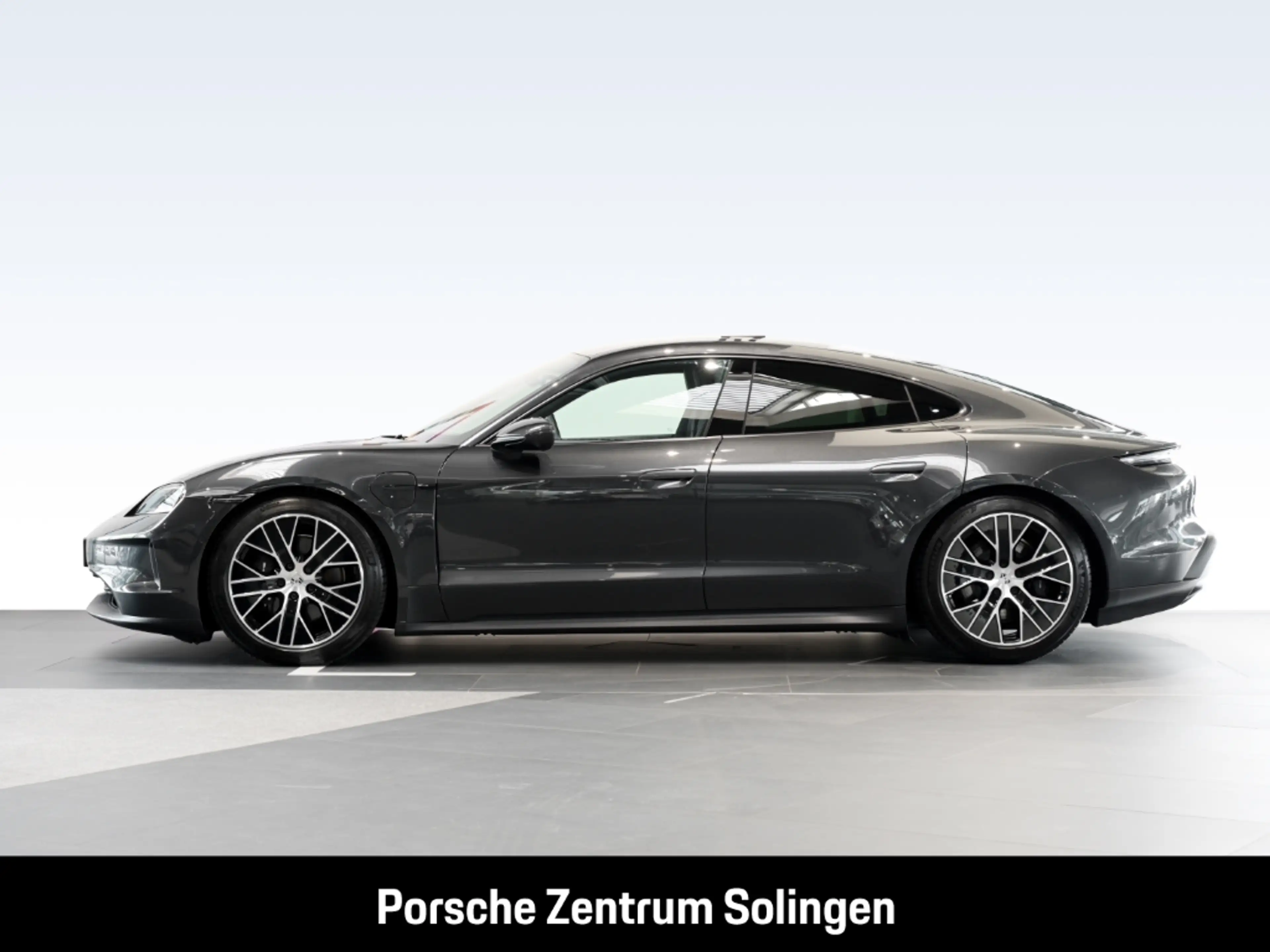 Porsche Taycan 4 Panoramadach Bose Abstand 20'' Räder Surround vi — photo 2