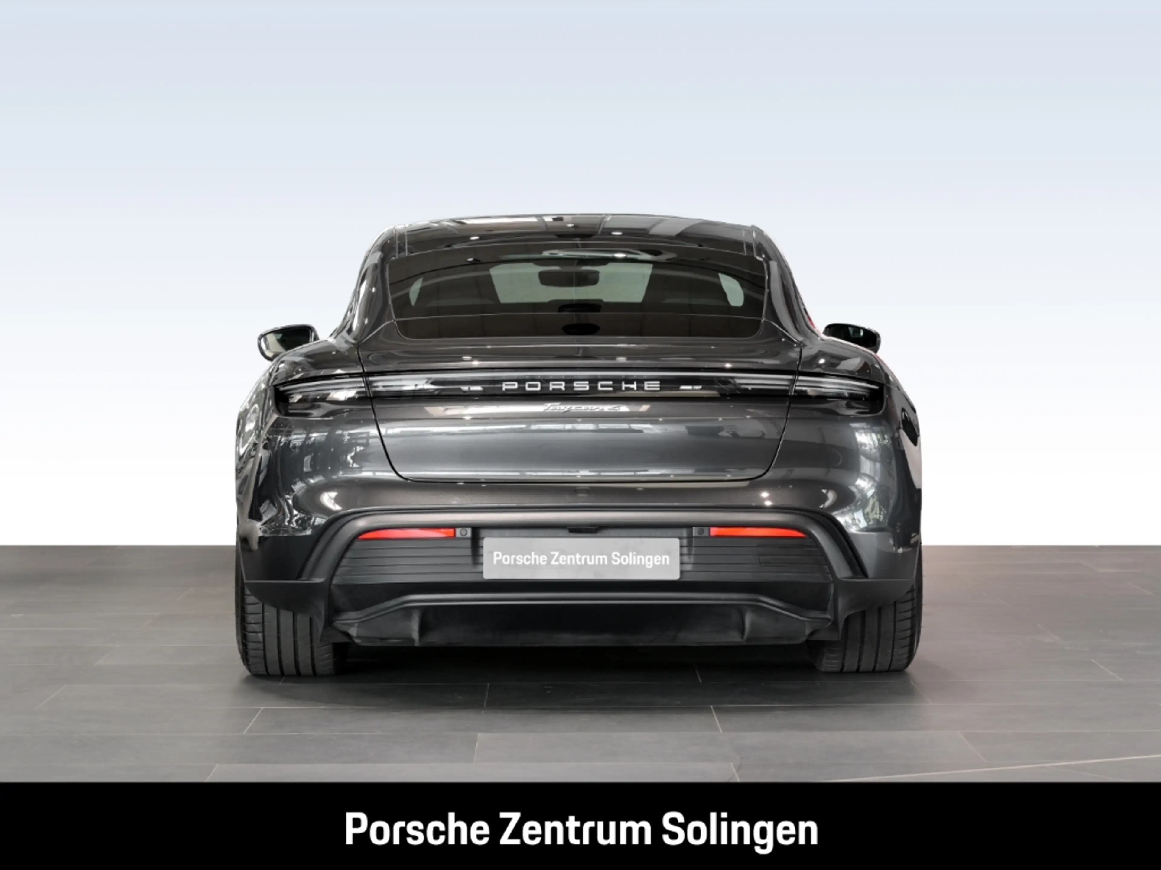 Porsche Taycan 4 Panoramadach Bose Abstand 20'' Räder Surround vi — photo 5