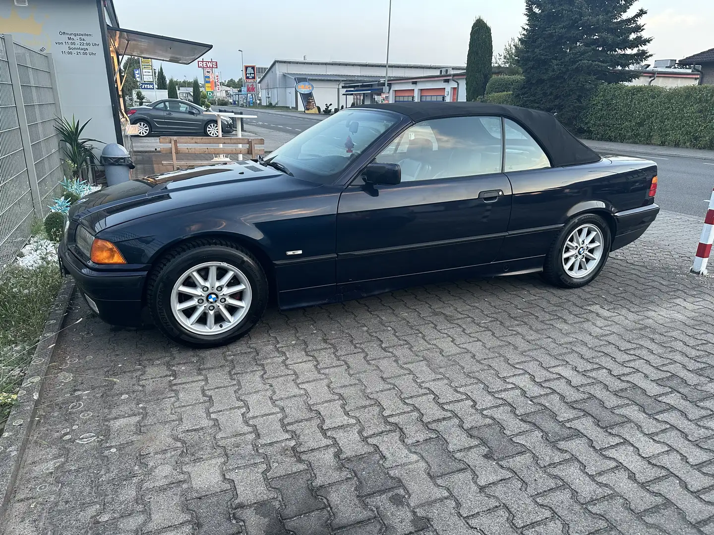 BMW 318 318i - 2