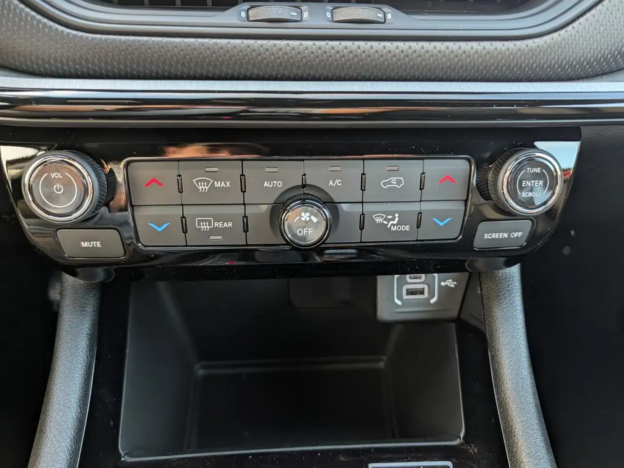Jeep Compass photo Jeep Compass