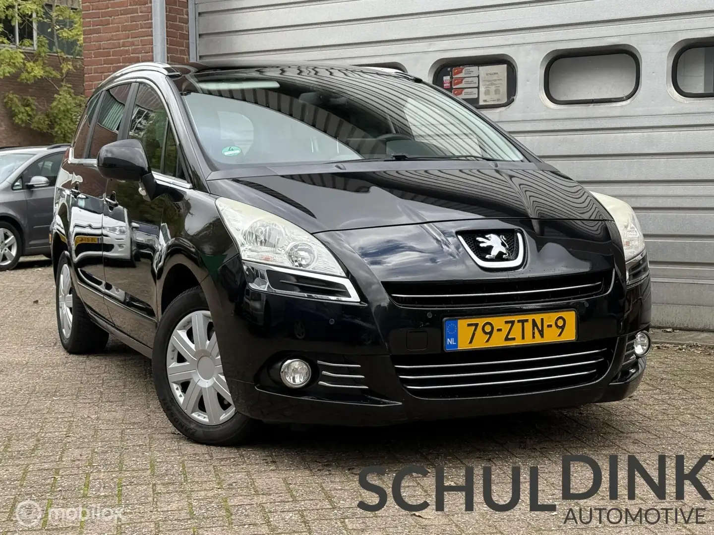 Peugeot 5008 1.6 THP Style 7 PERSOON|TREKHAAK|AIRCO Zwart - 1