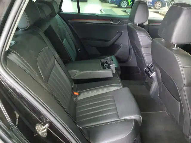 Skoda Superb view 13