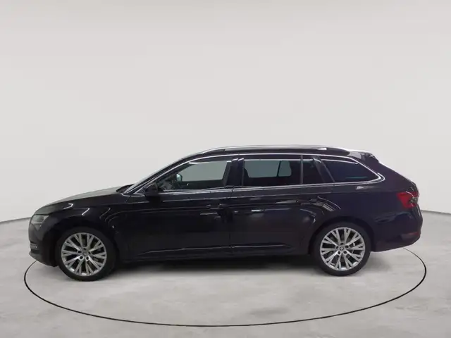 Skoda Superb view 6