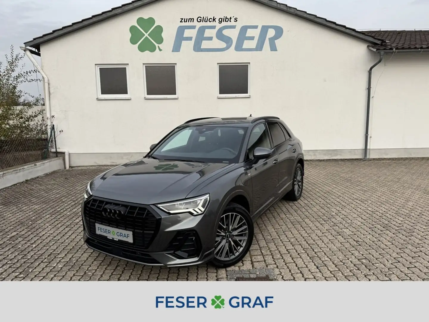 Audi Q3 S line 45 TFSIe S-tr. ACC LED NAVI SONOS Grau - 1