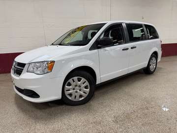 SE 2WD - BACKUP CAMERA - BLUETOOTH - 7 SEATER
