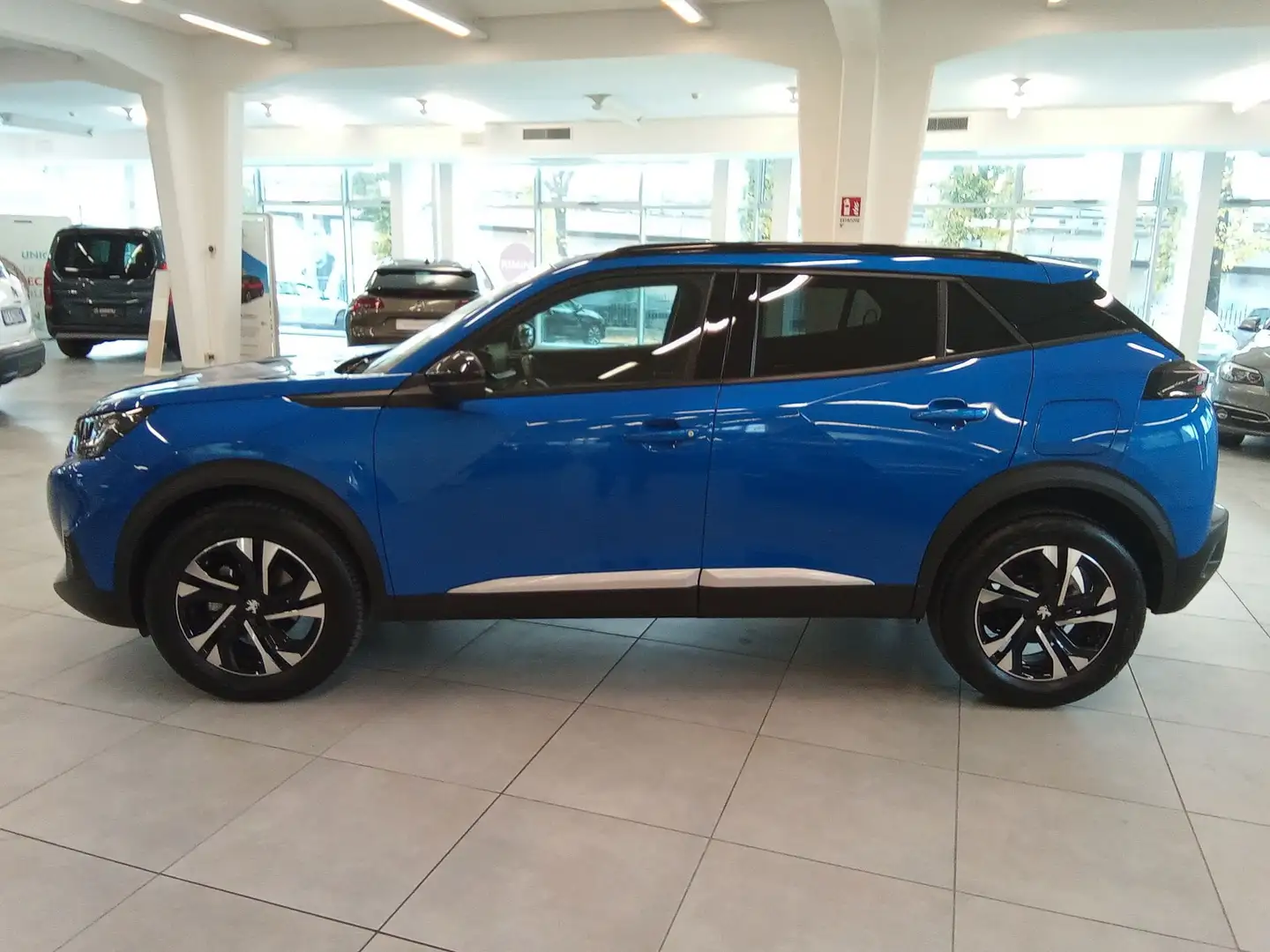 Peugeot 2008 2008 PureTech 100 S&S Allure Blau - 2