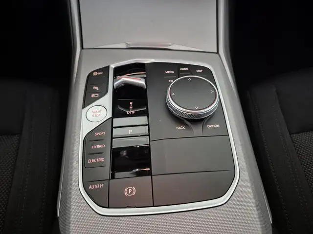 BMW 3 Series view 12