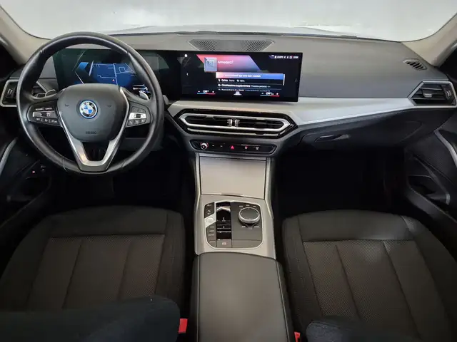 BMW 3 Series view 9