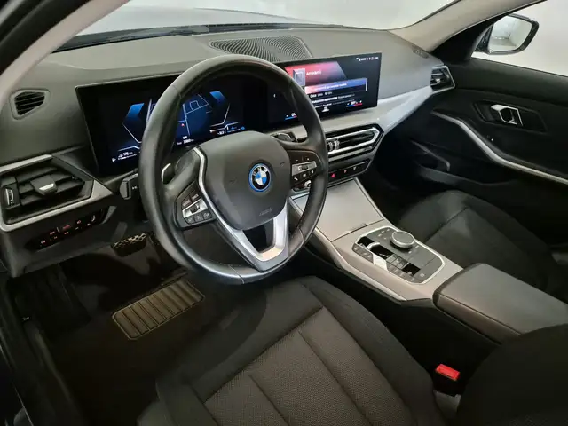 BMW 3 Series view 7